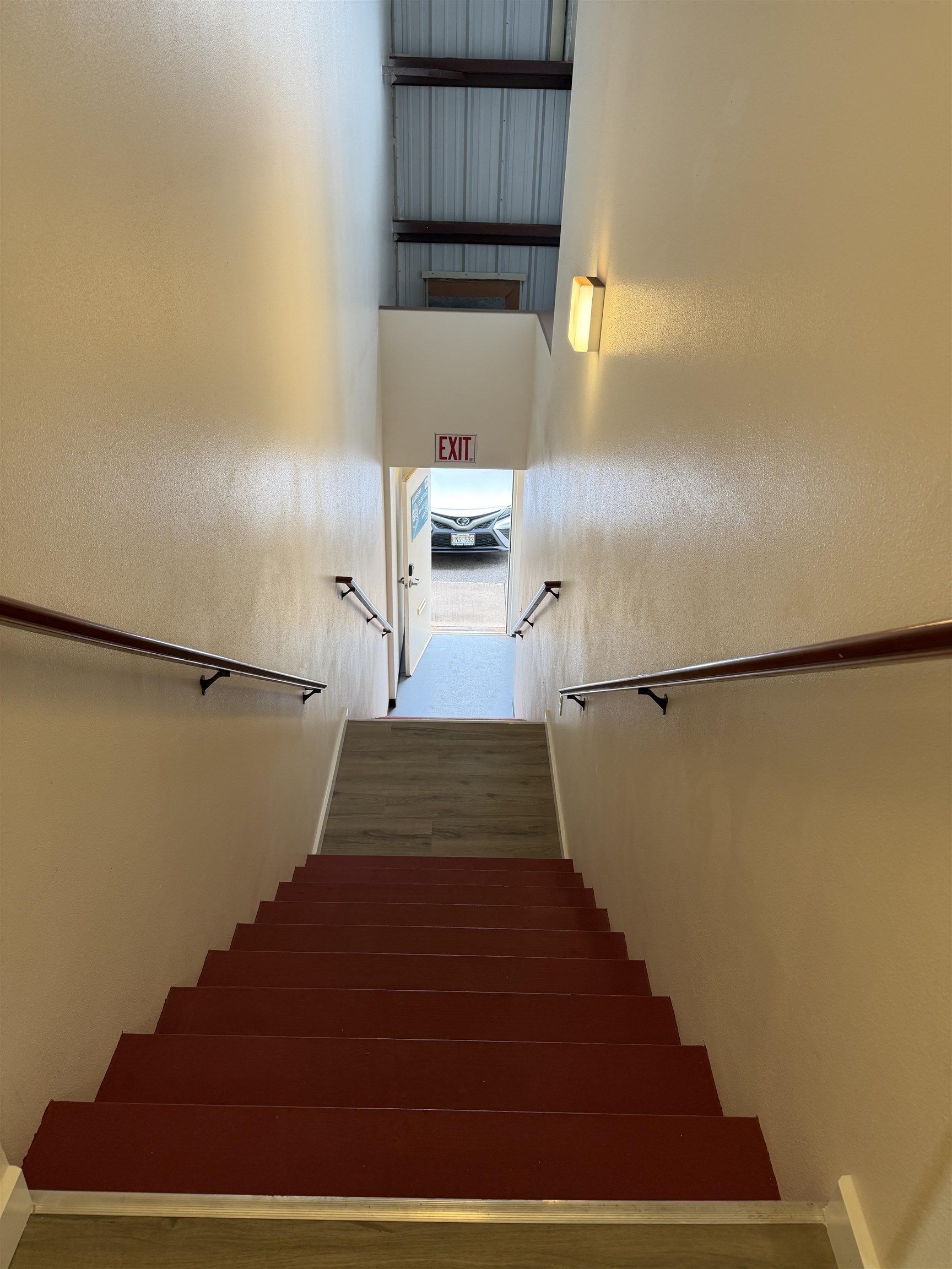 154 Kupuohi St, Lahaina, HI, 96761 Emerald Plaza Center , Unit E5 Upstairs 