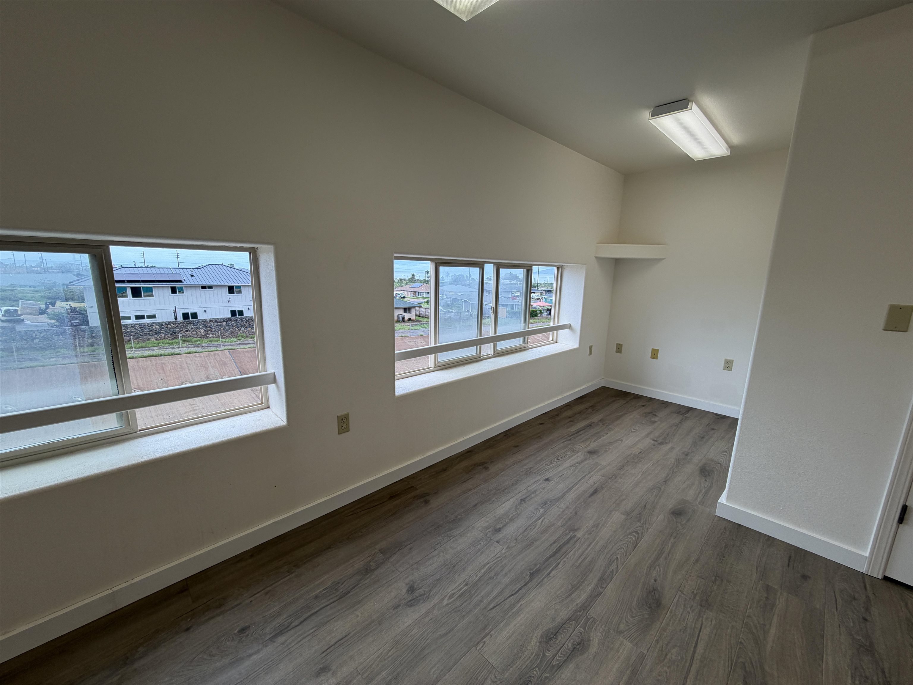 154 Kupuohi St, Lahaina, HI, 96761 Emerald Plaza Center , Unit E5 Upstairs 