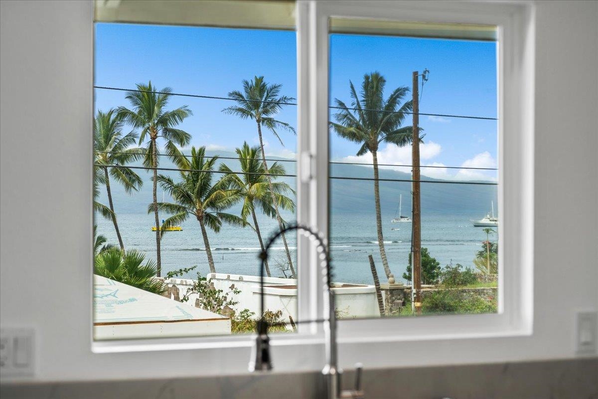 310 Front — Lahaina, Lahaina — property photo 3 of 46
