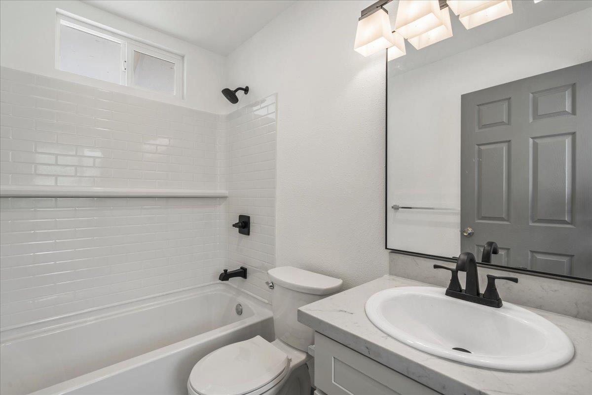 310 Front — Lahaina, Lahaina — property photo 32 of 46