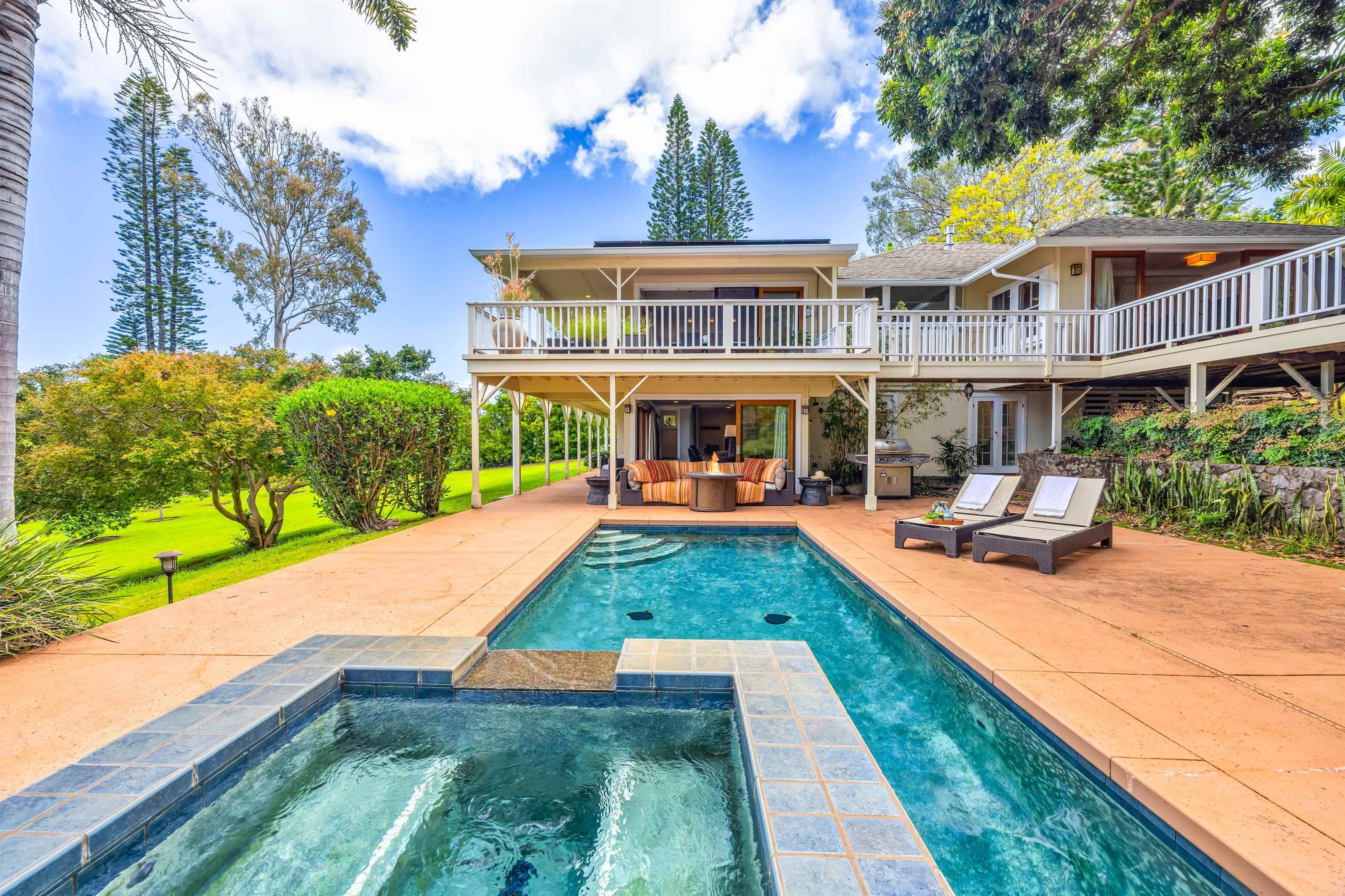 690 Olinda Rd, Makawao, HI, 96768