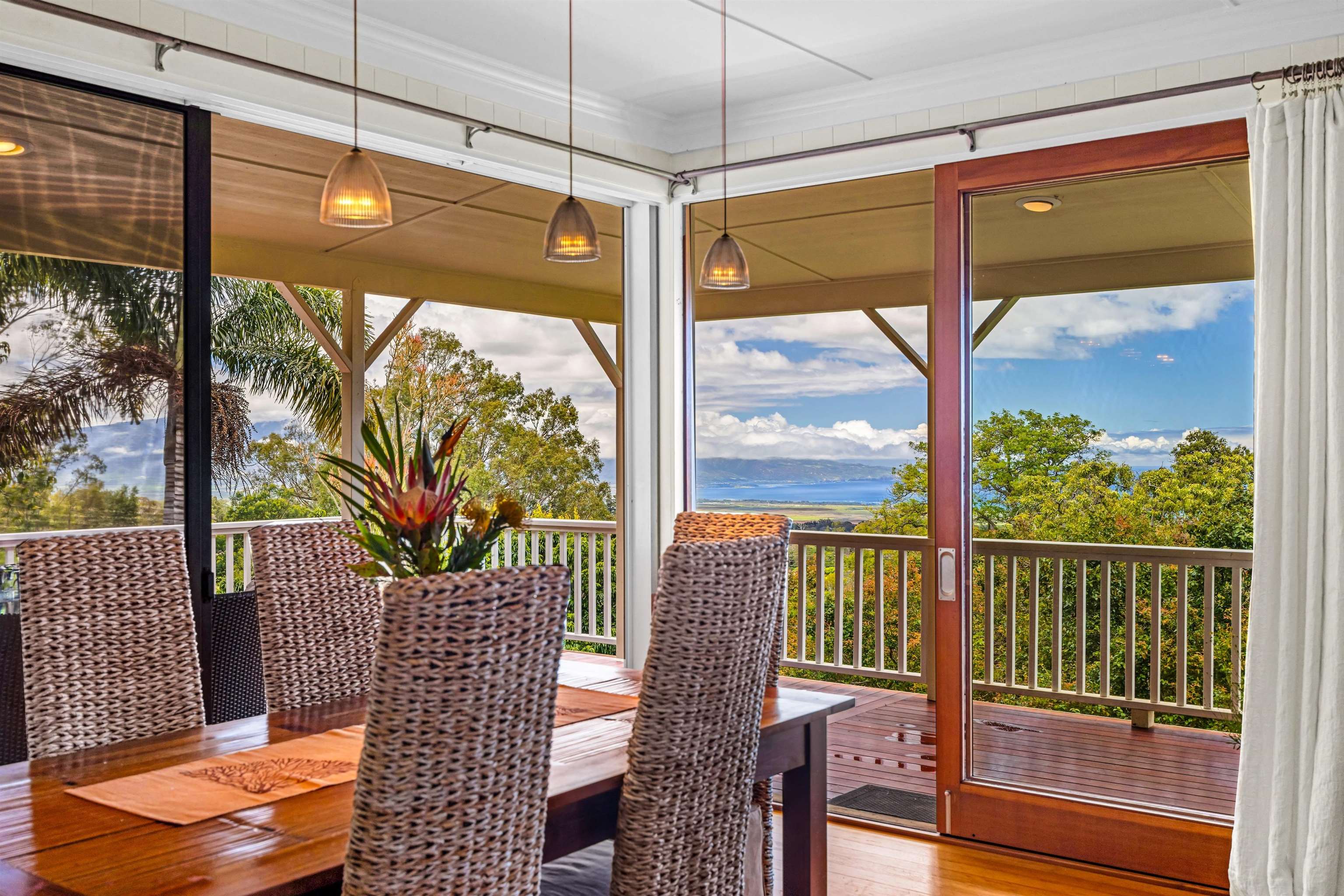 690 Olinda Rd, Makawao, HI, 96768