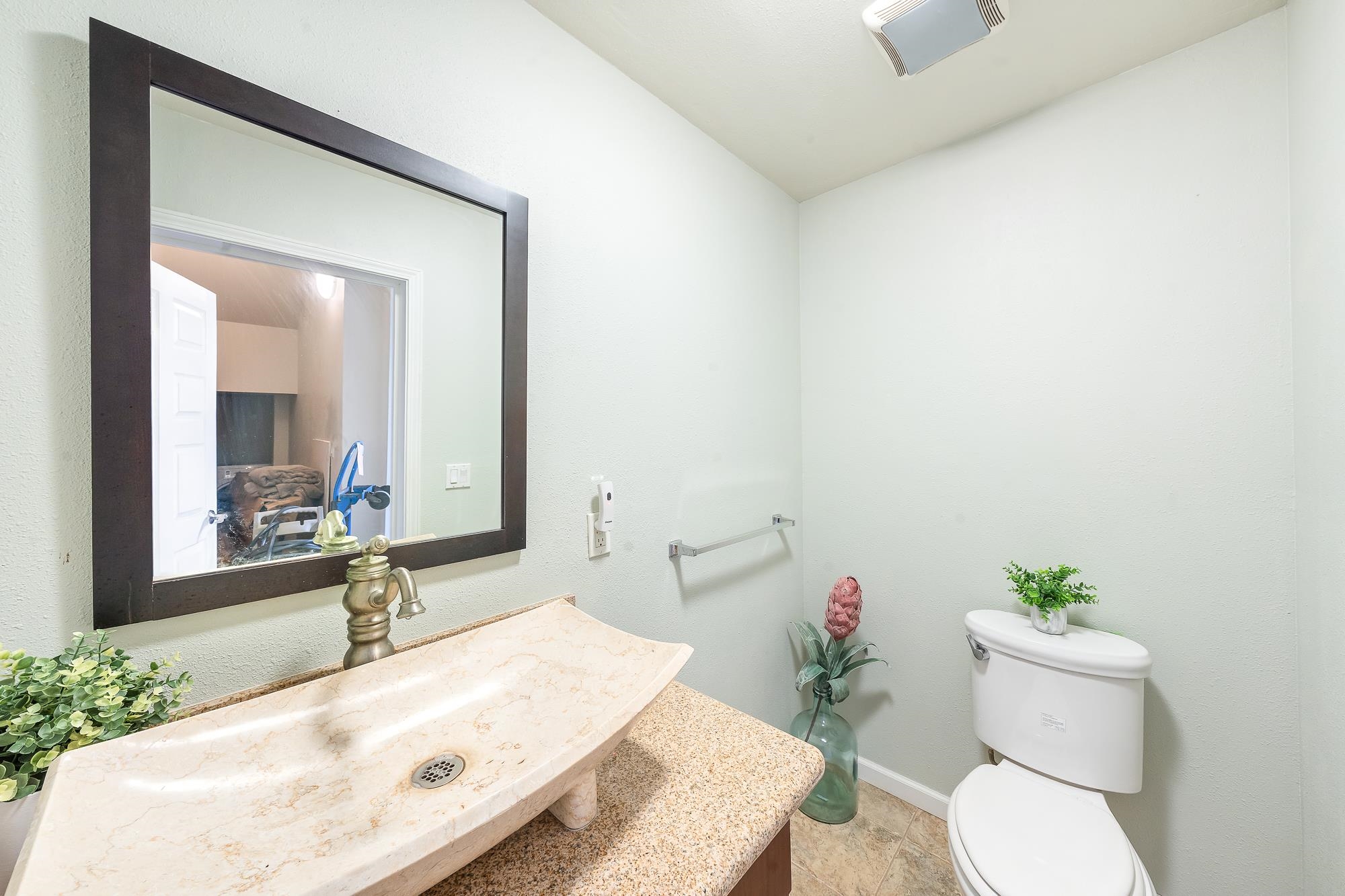 Emerald Plaza Place — Emerald Plaza Place, Lahaina — property photo 22 of 25