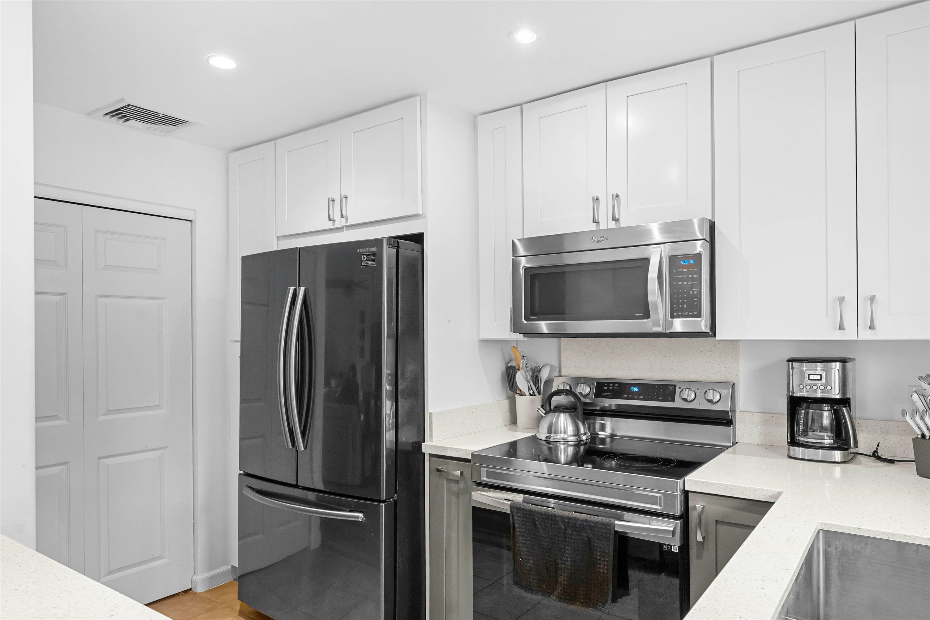 636 Meakanu Ln Unit 2-104 thumbnail 3