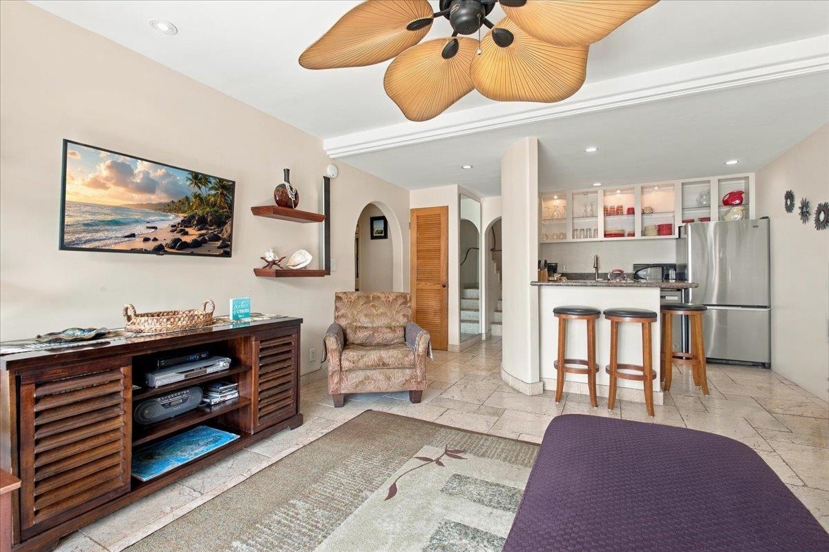 300 Hauoli St Unit B8 thumbnail 8
