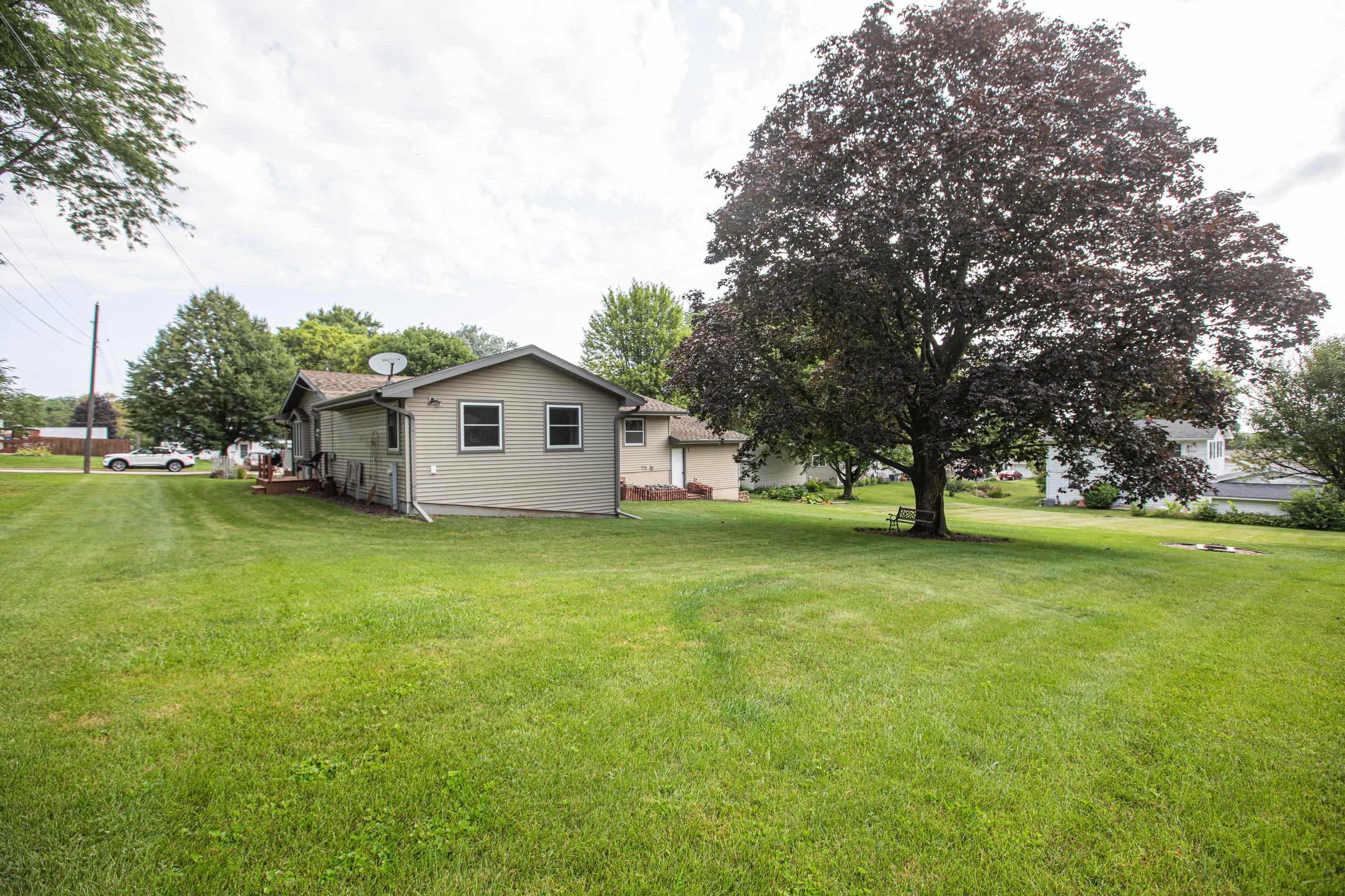 Photo 25 of 609 W Walnut Street, Dodgeville