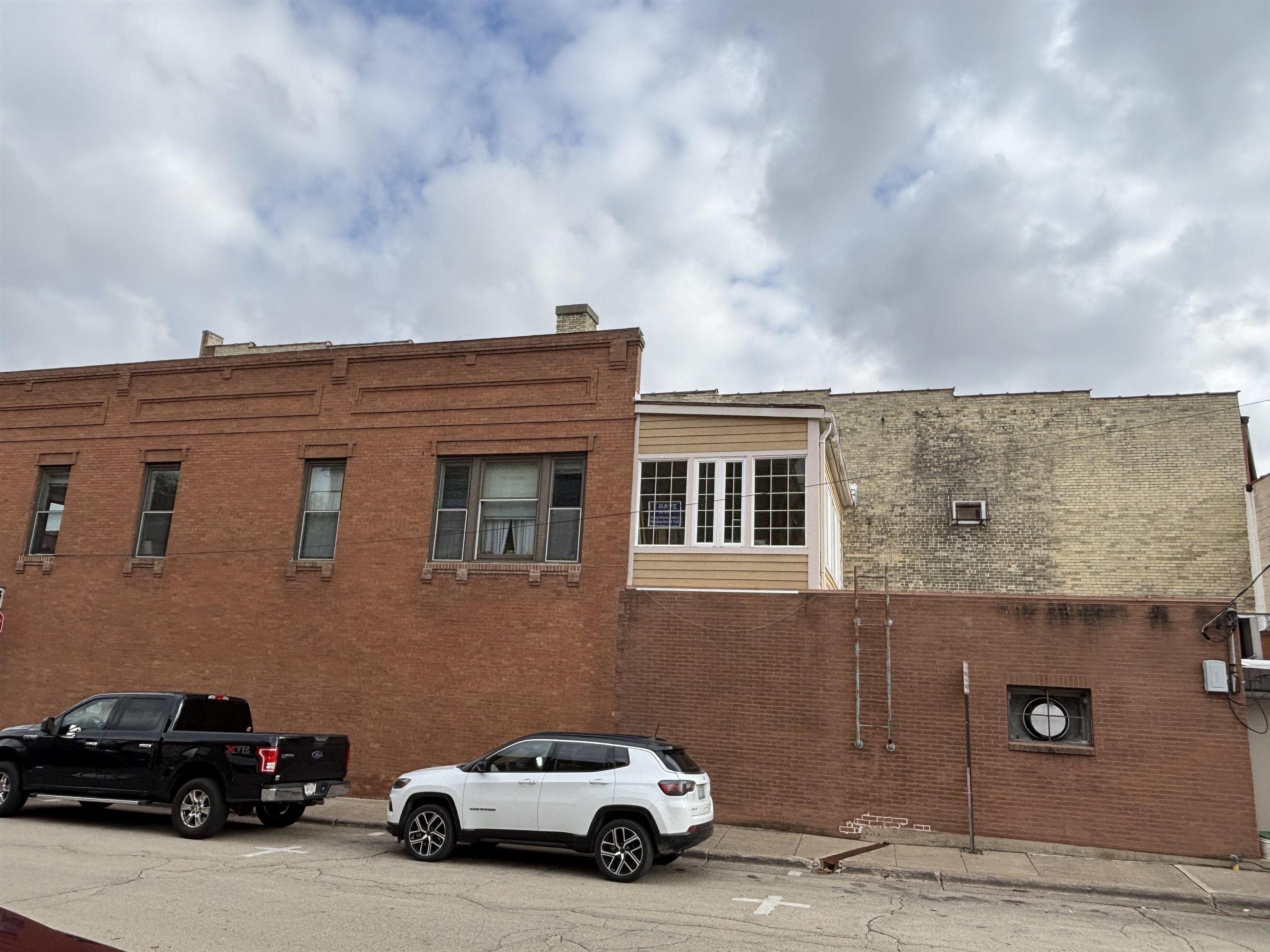 Photo 33 of 85 W Main, Platteville
