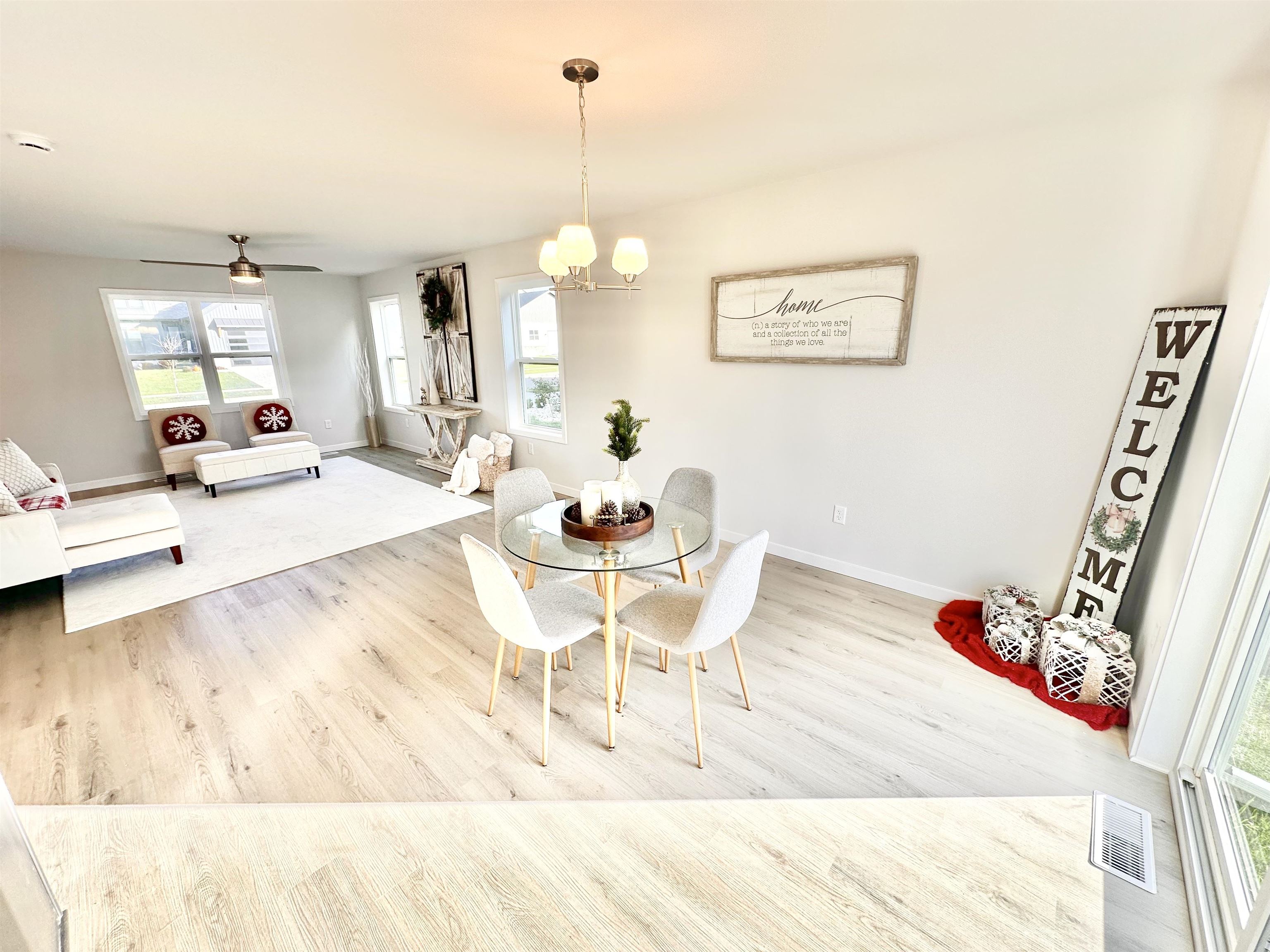 Photos of Similar Comp. Model