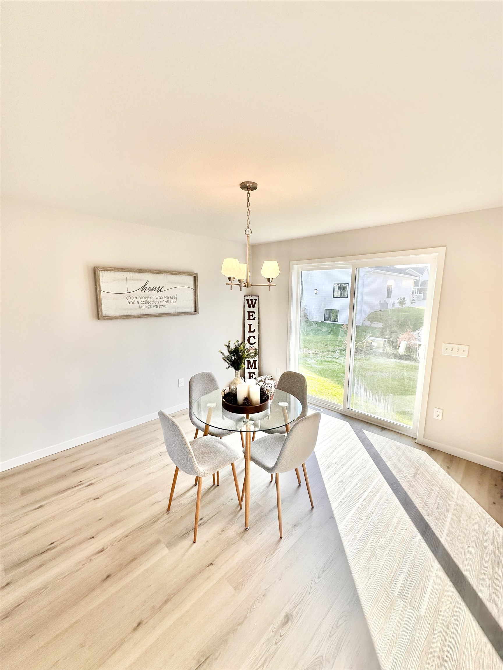 Photos of Similar Comp. Model