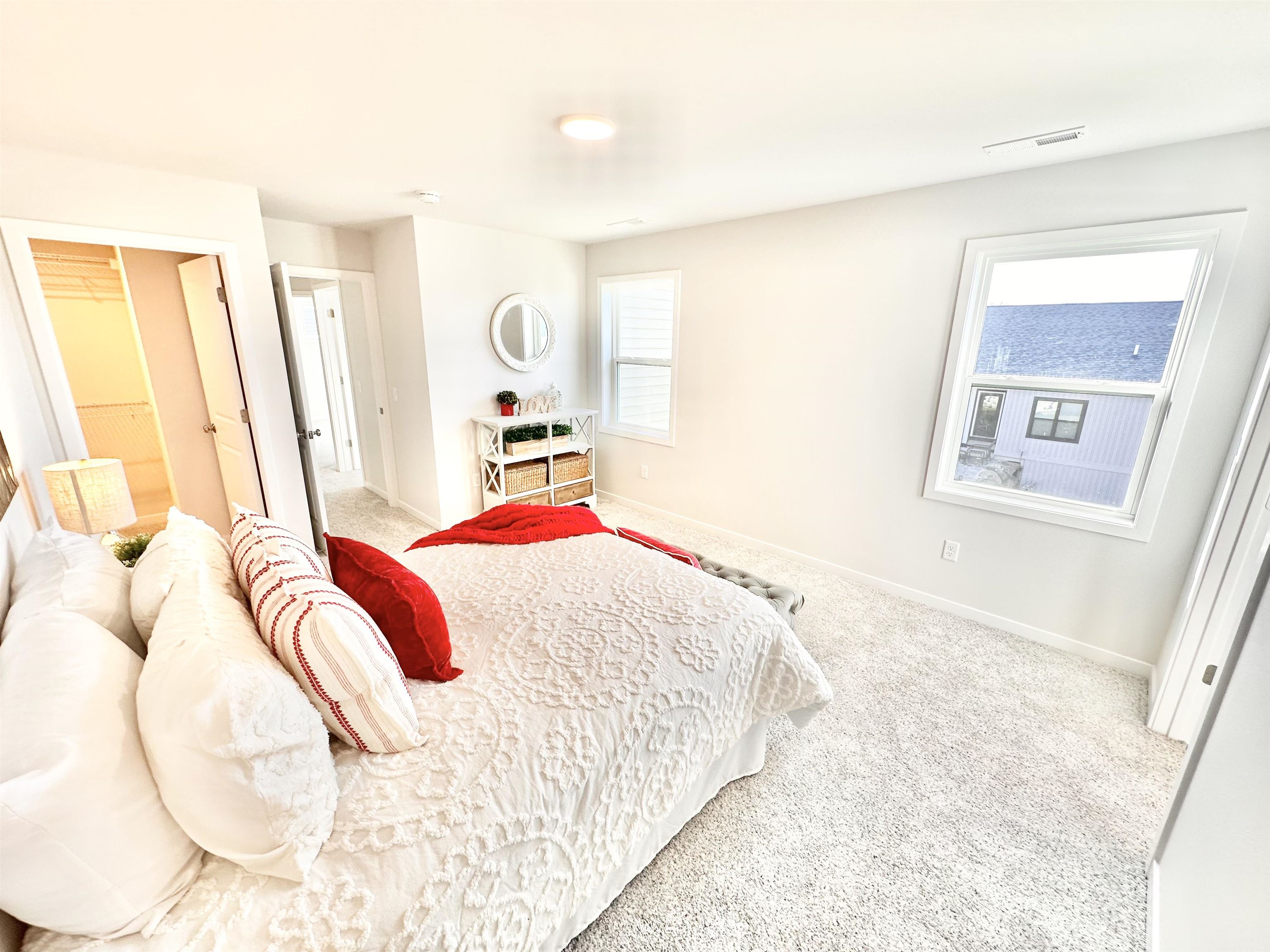 Photos of Similar Comp. Model