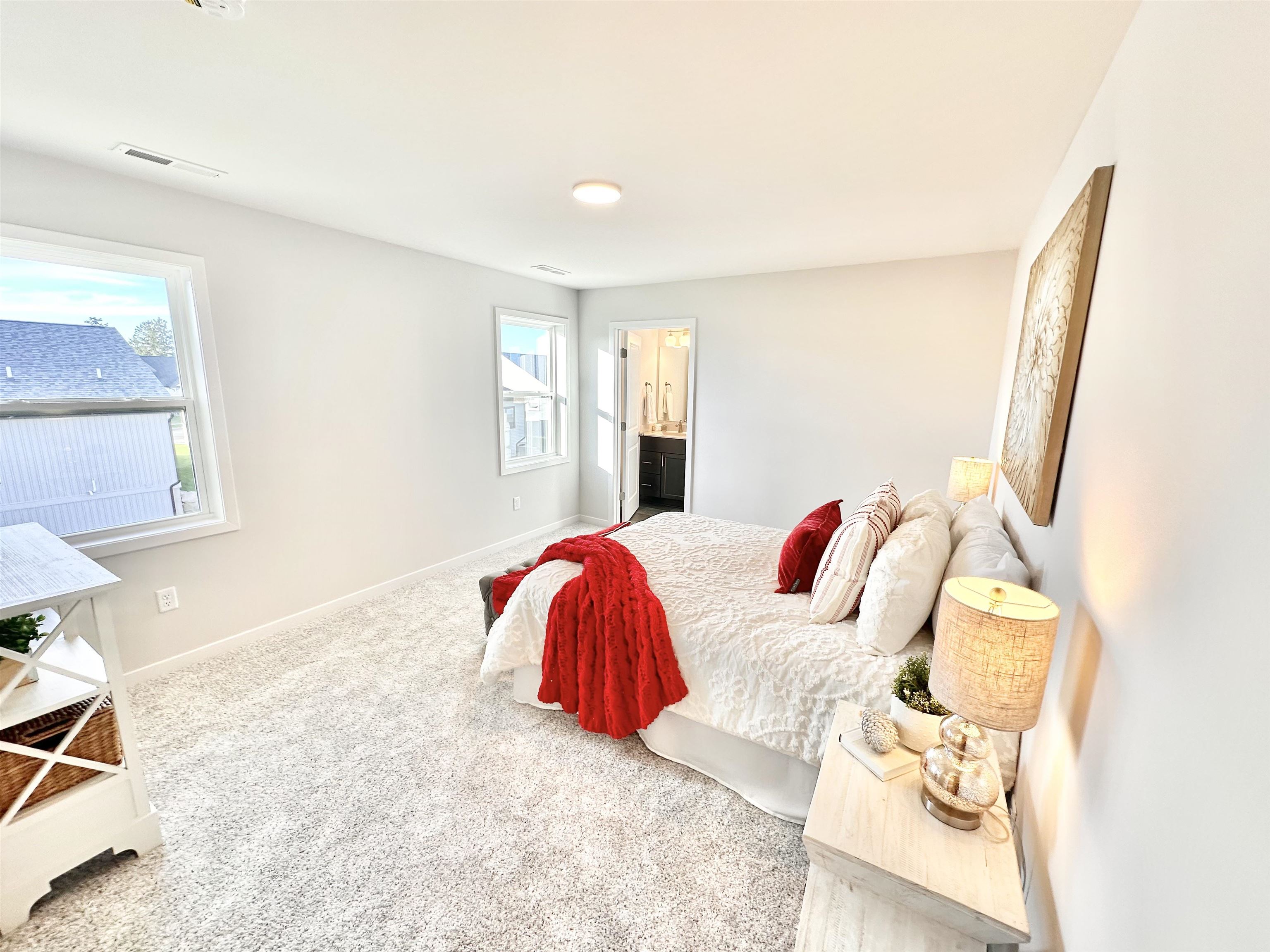 Photos of Similar Comp. Model