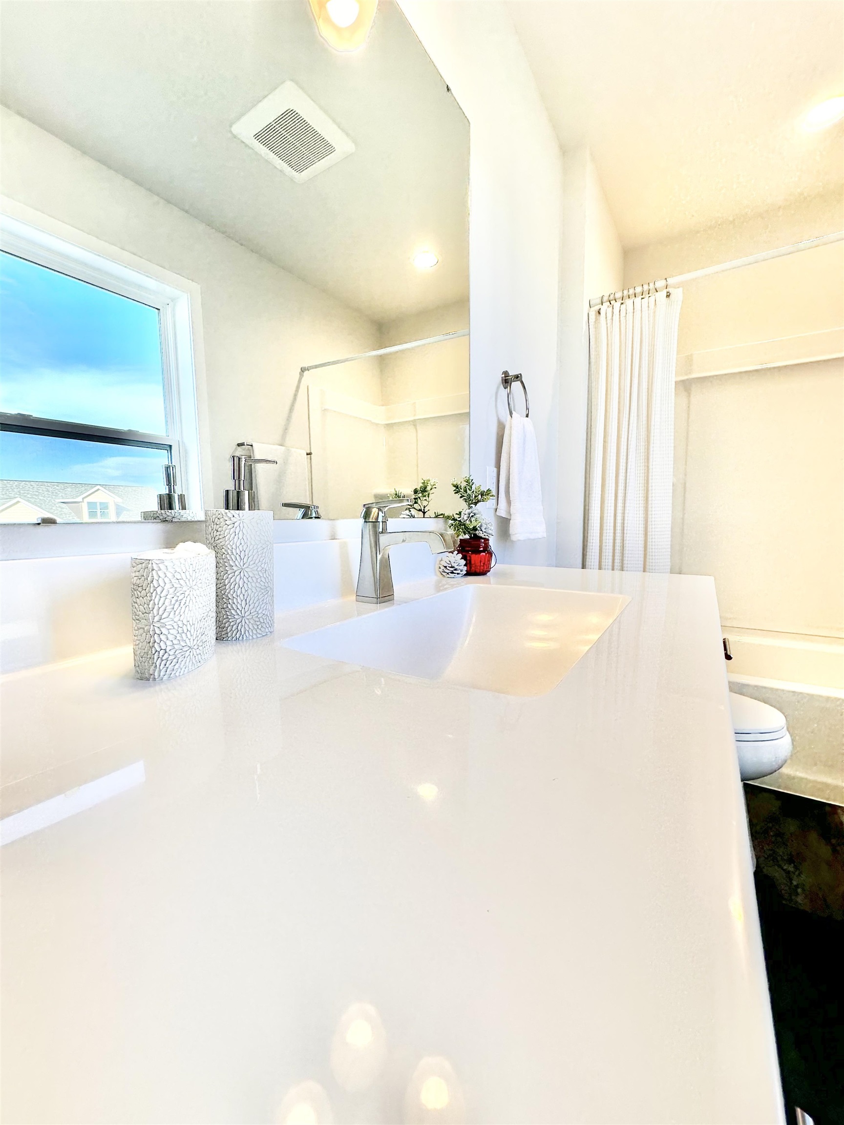 Photos of Similar Comp. Model