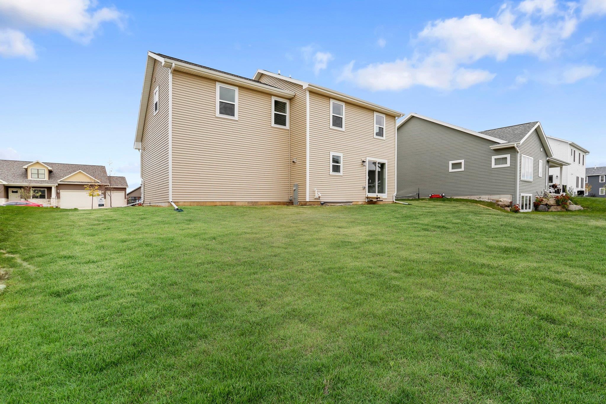 Photos of Similar Comp. Model