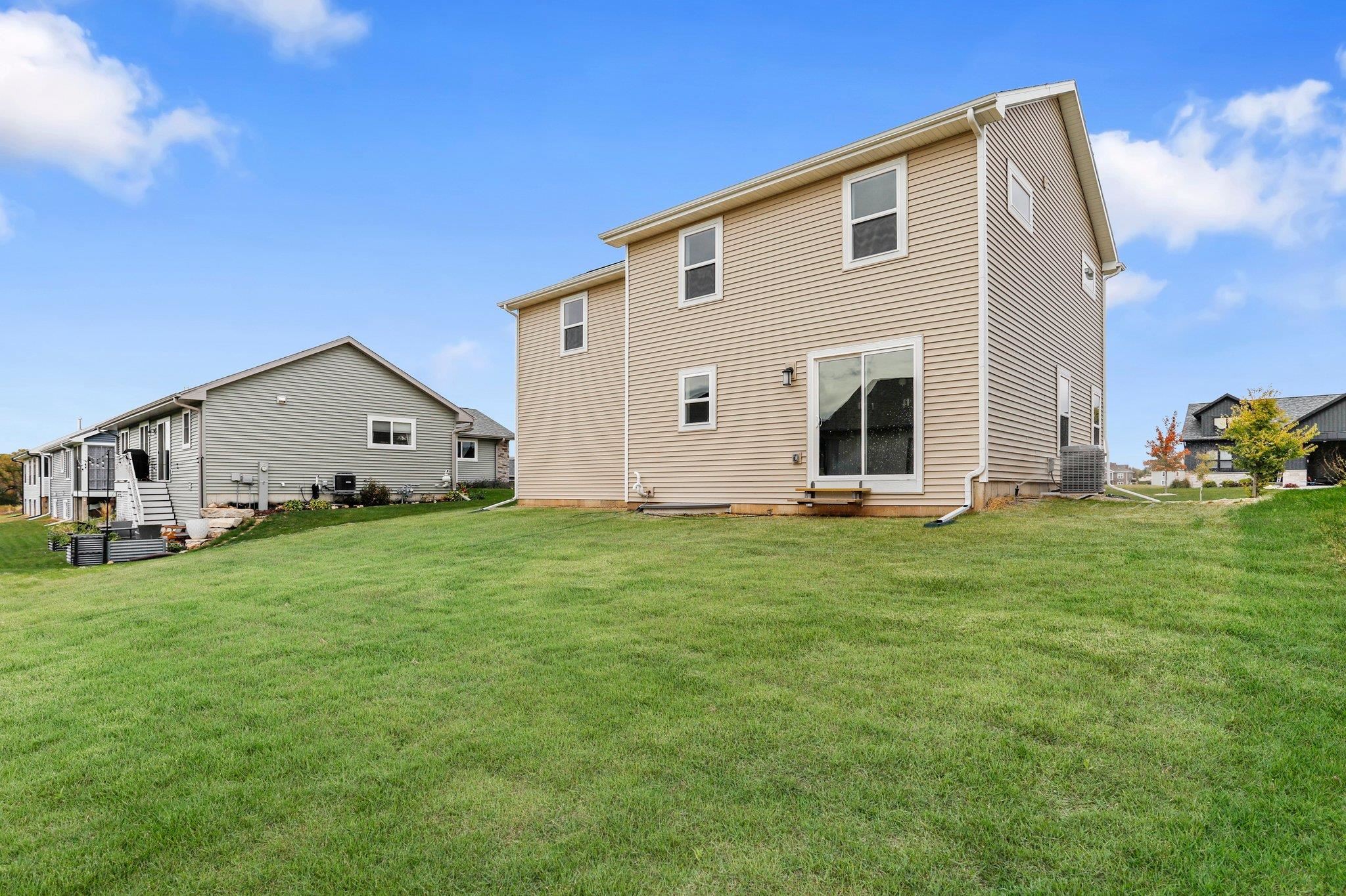 Photos of Similar Comp. Model