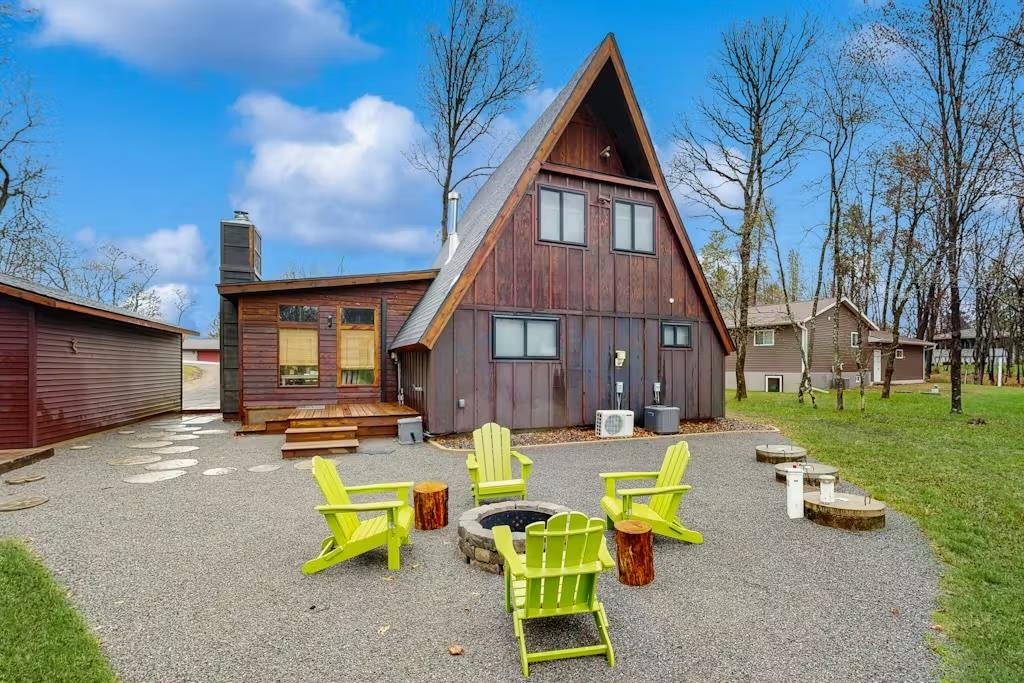 386 Lancer Court property preview photograph