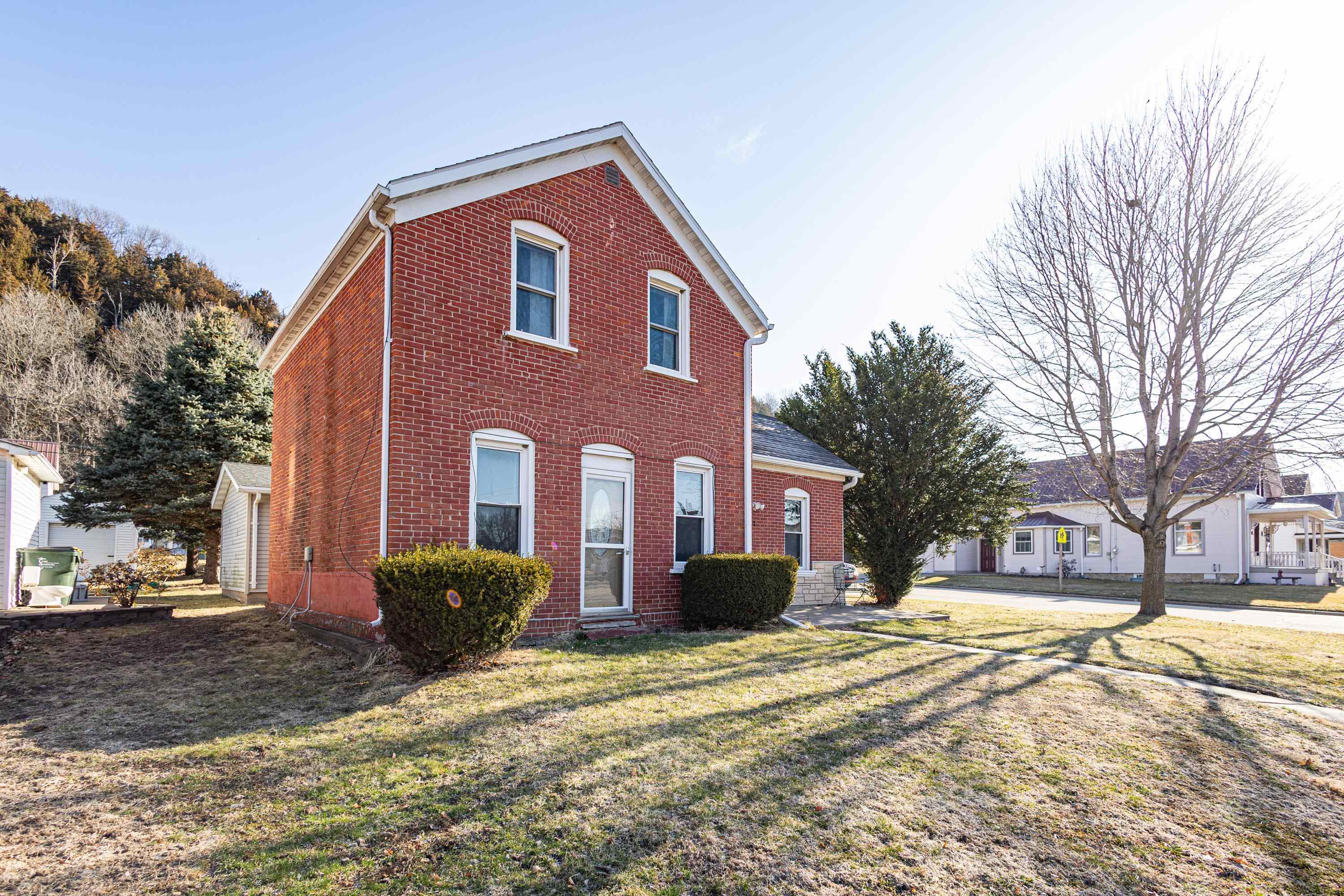 Home Listing 2018341