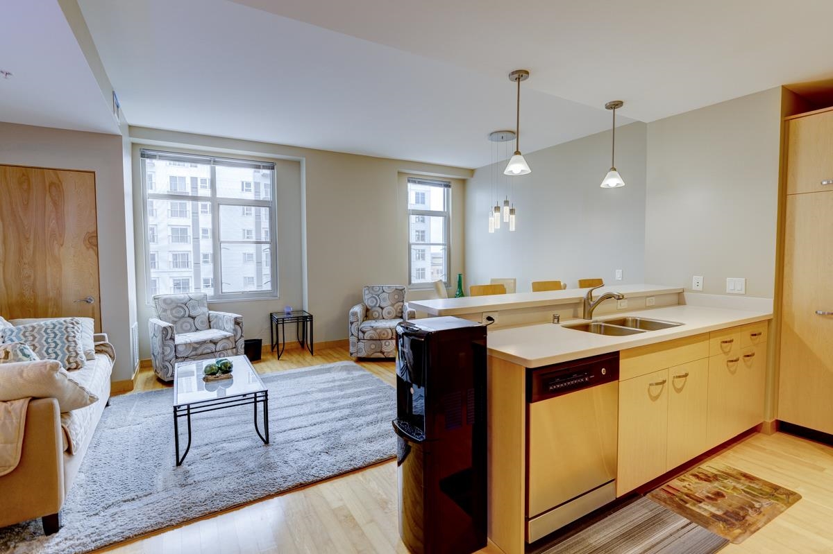 309 W Washington Avenue 606