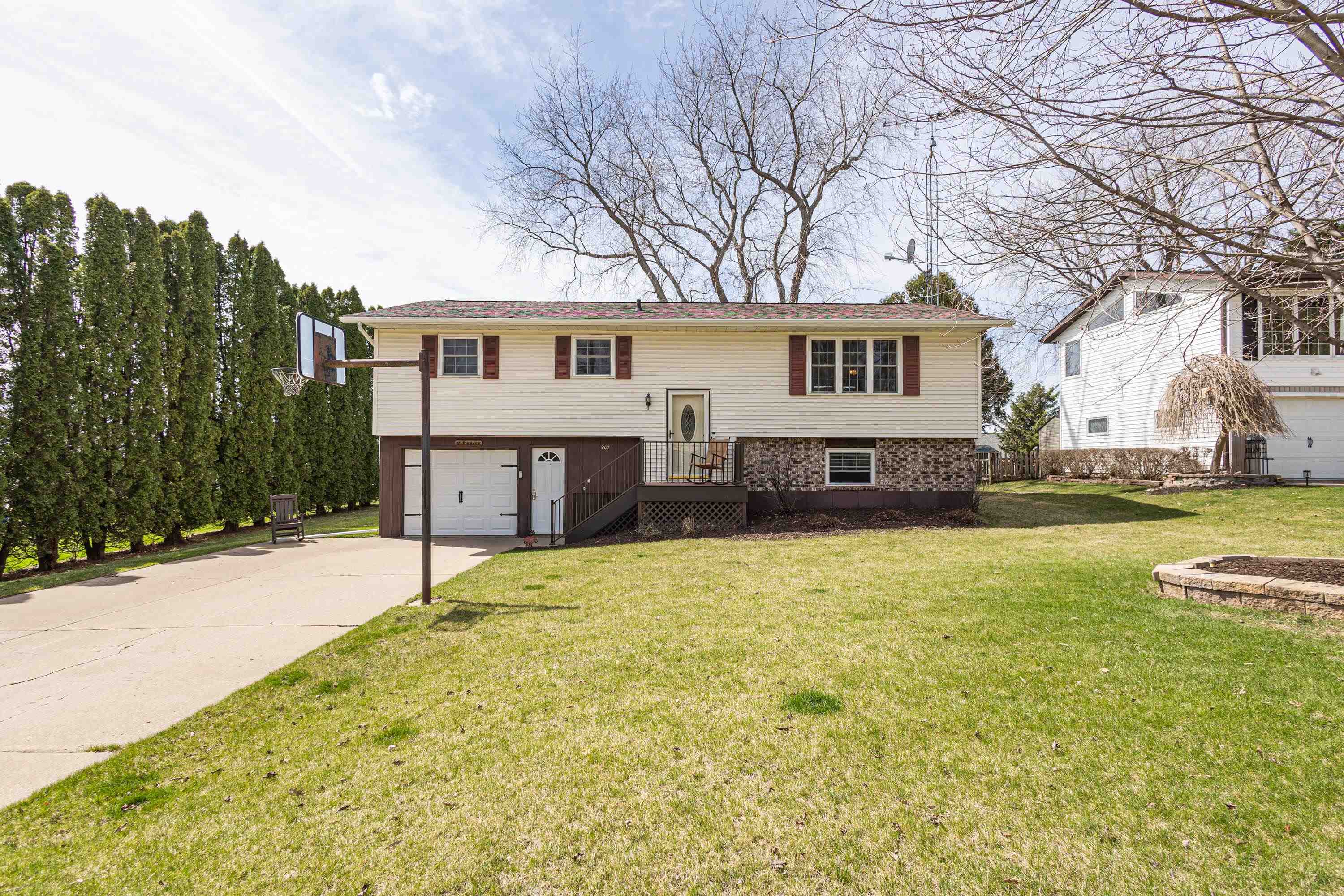 Home Listing 2020364