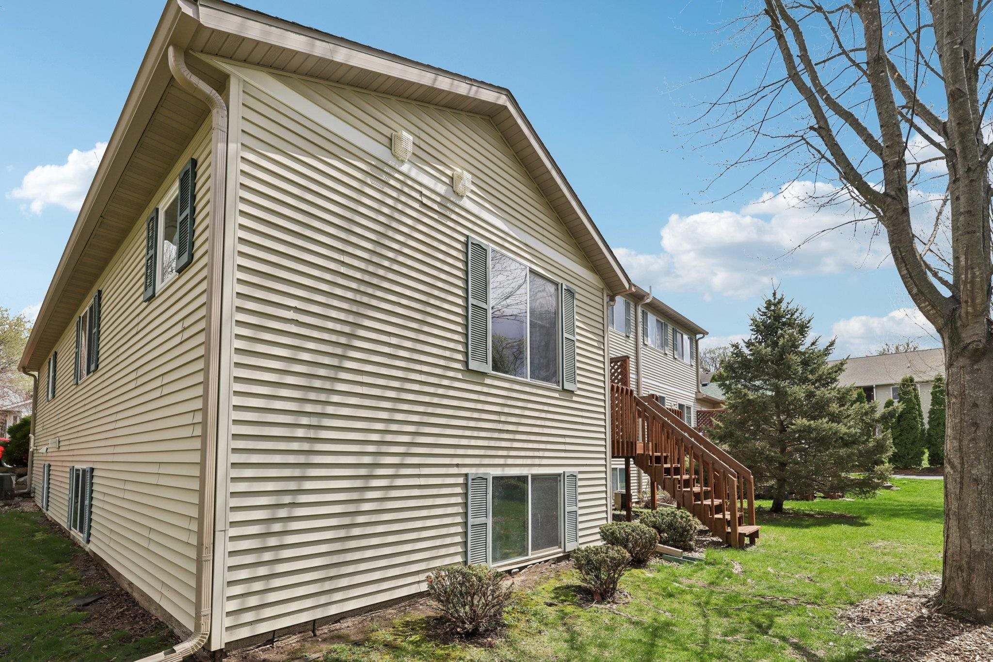 1027 Melvin Court