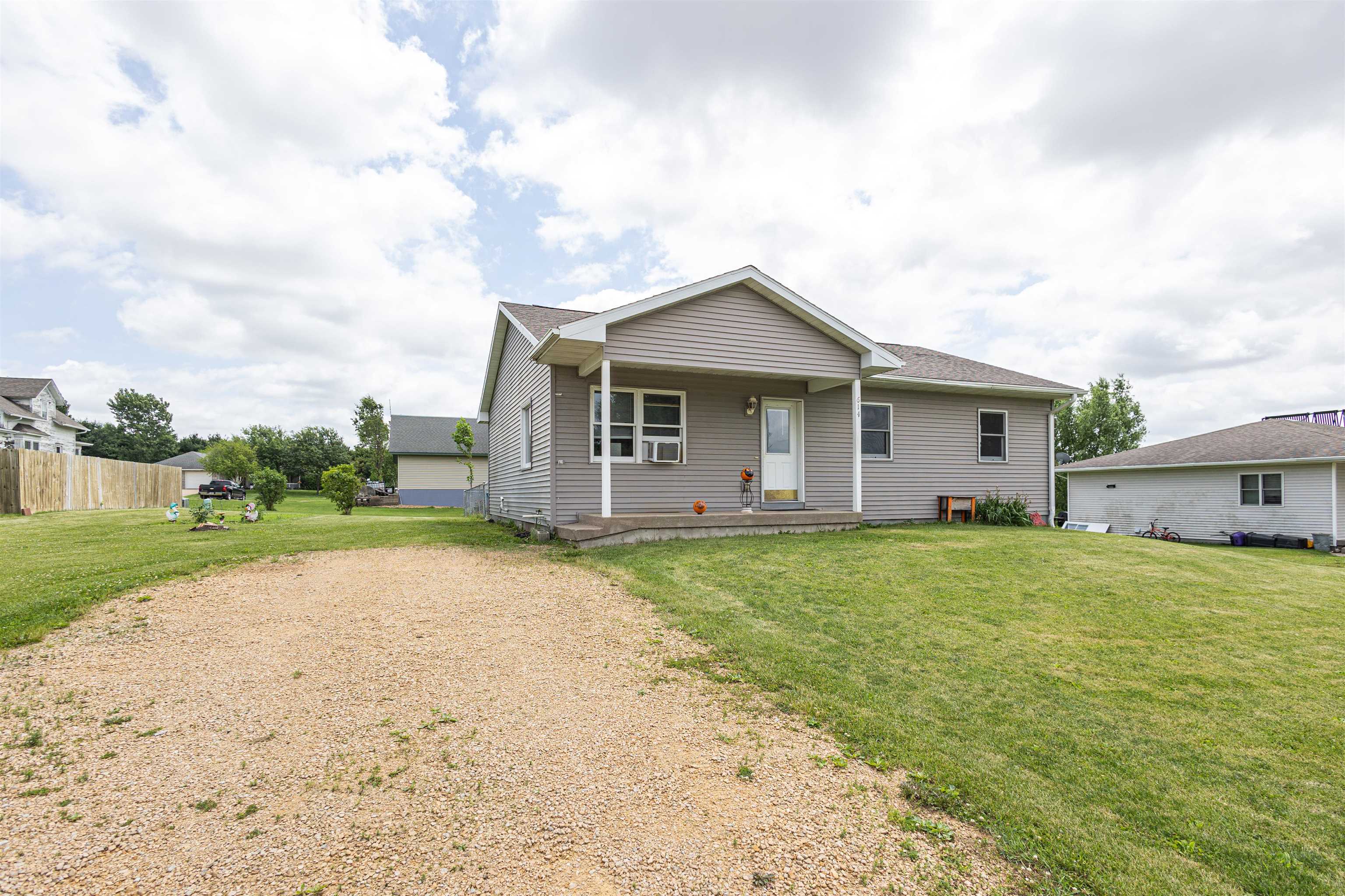 Home Listing 2025814