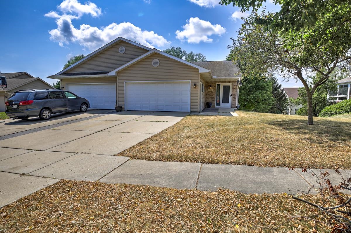 2211 Wood View Drive