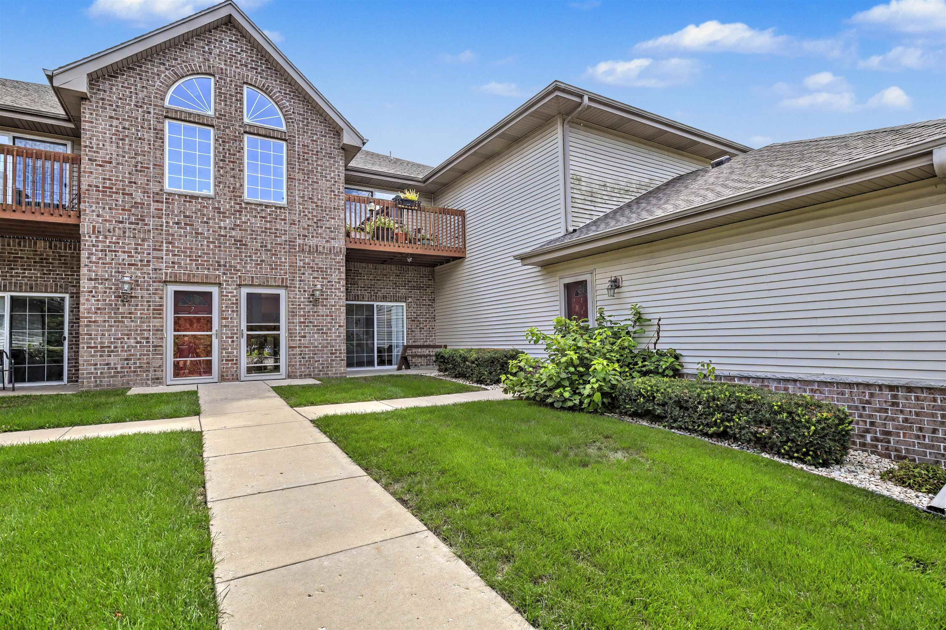 1010 Parkview Drive 2