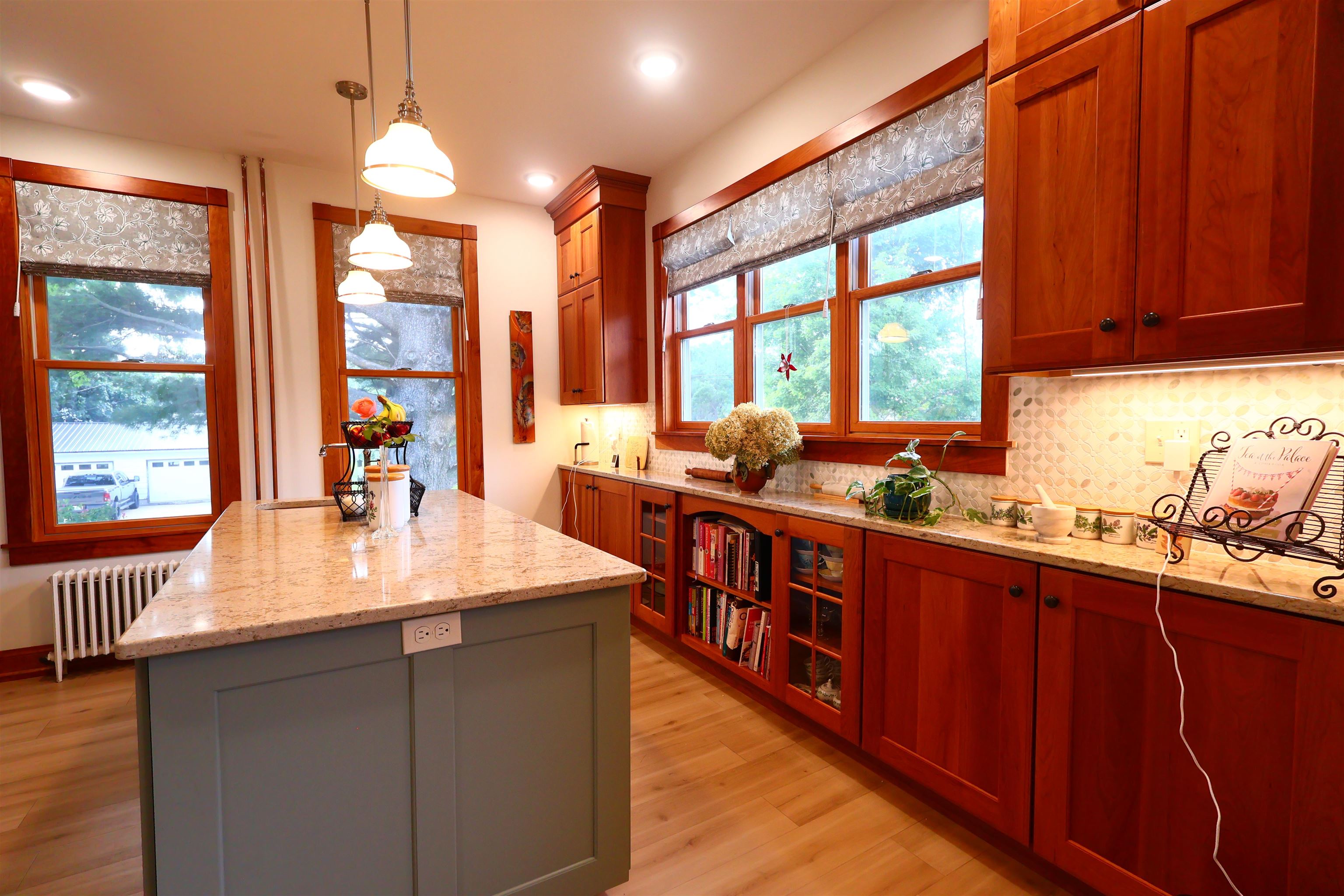 Photo 18 of 445 W Maple Street, Lancaster