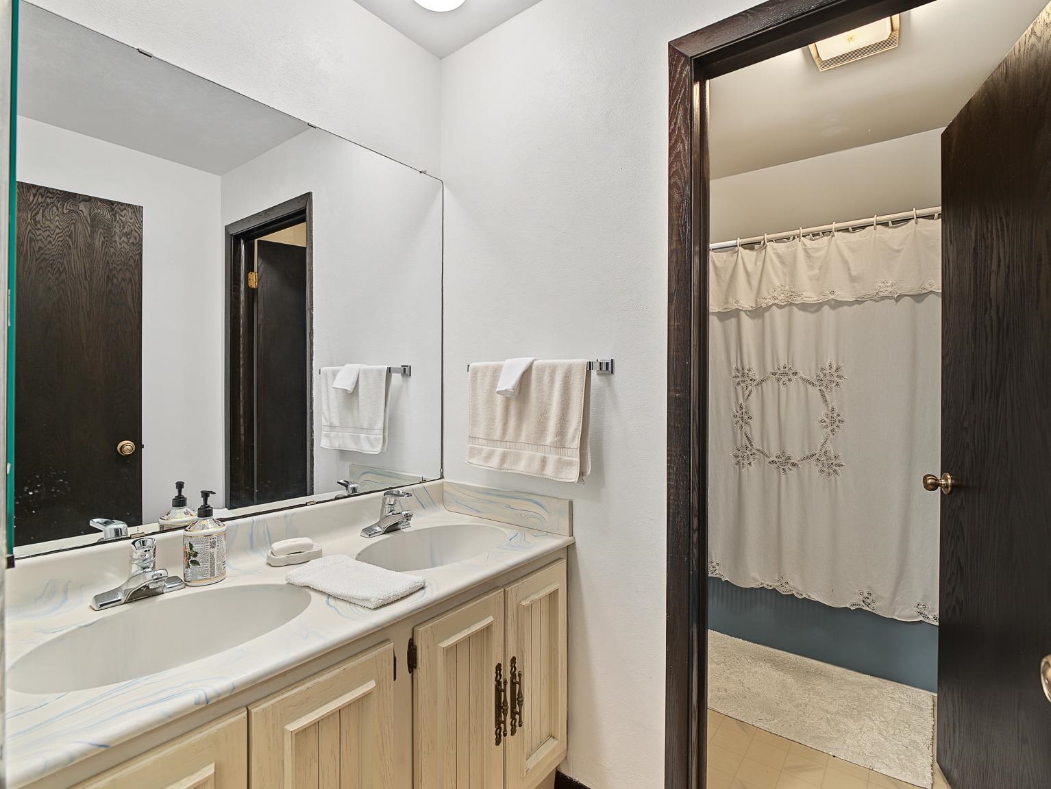 Photo 35 of 305 N Grove Street, Barneveld