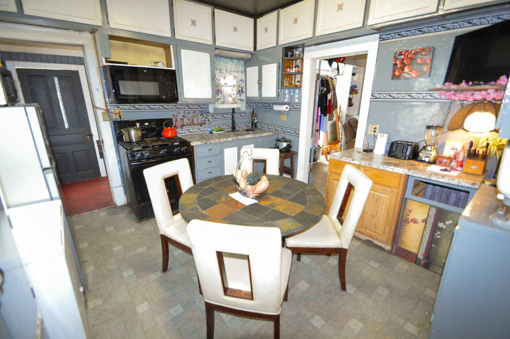 Photo 18 of 610 E Dewey Street, Cassville