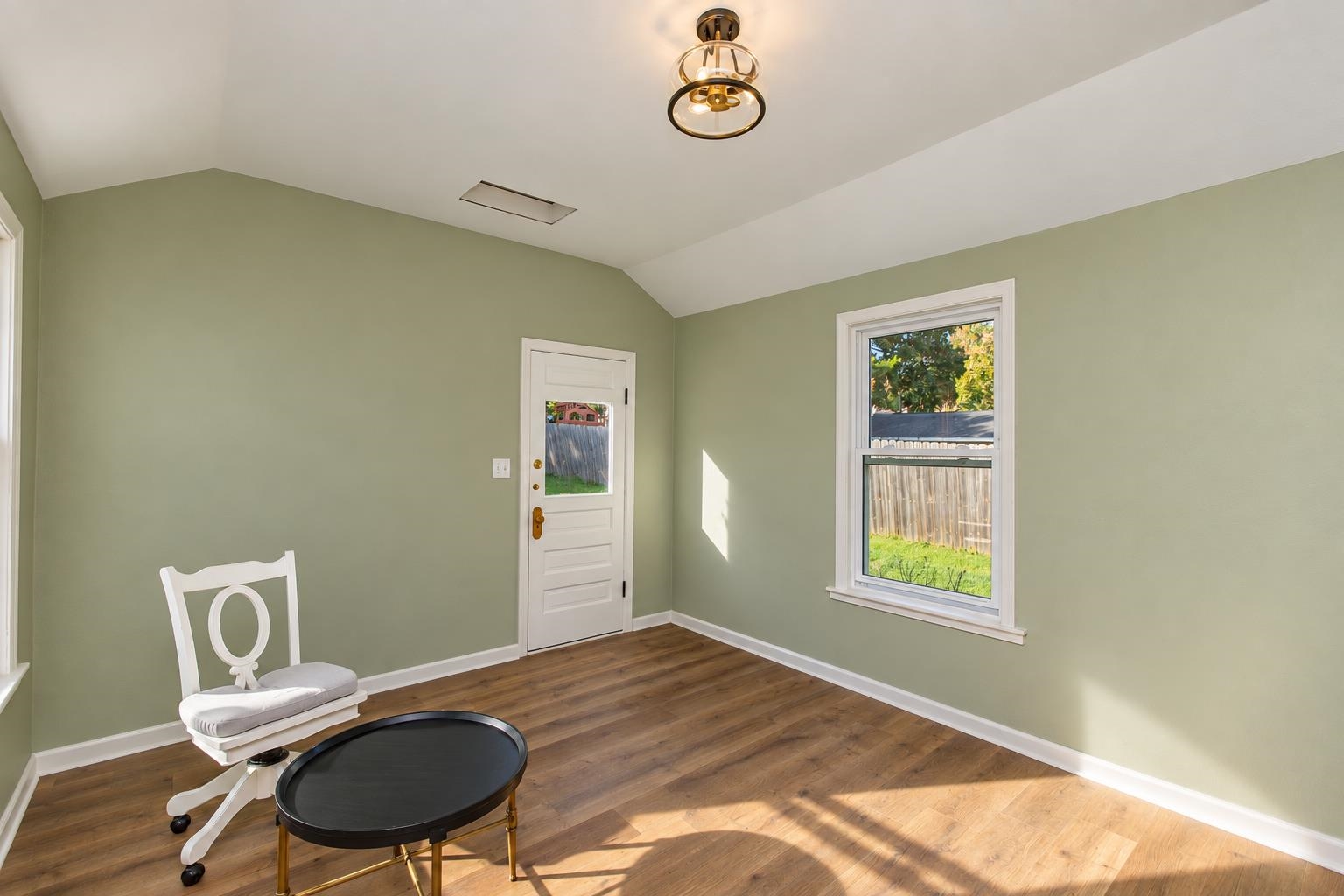 Photo 16 of 305 W Walnut Street, Dodgeville