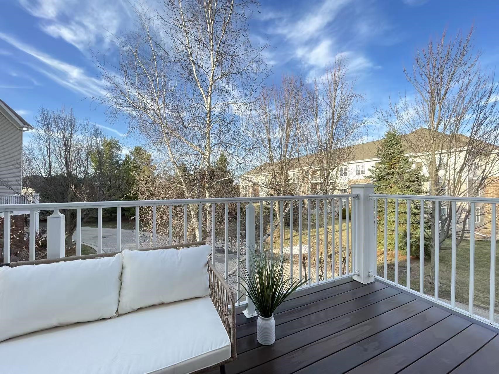 719 Cricket Lane Unit: 6