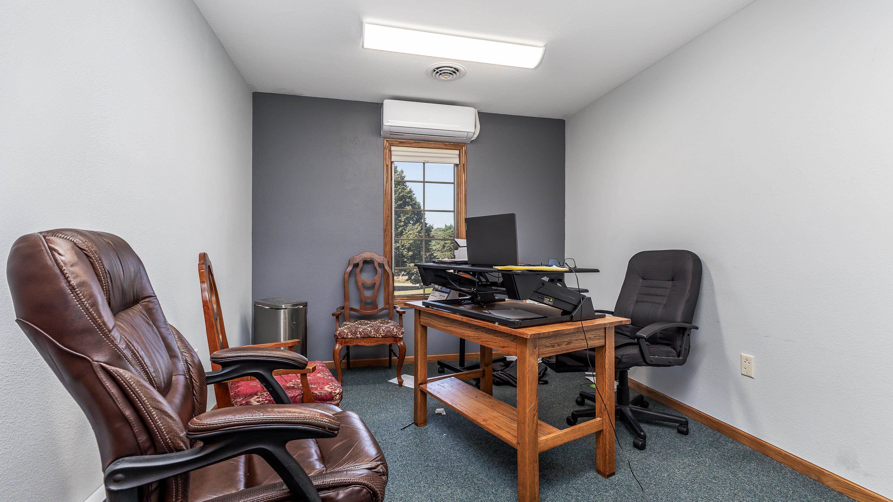 Photo 23 of 2 Insight, Platteville