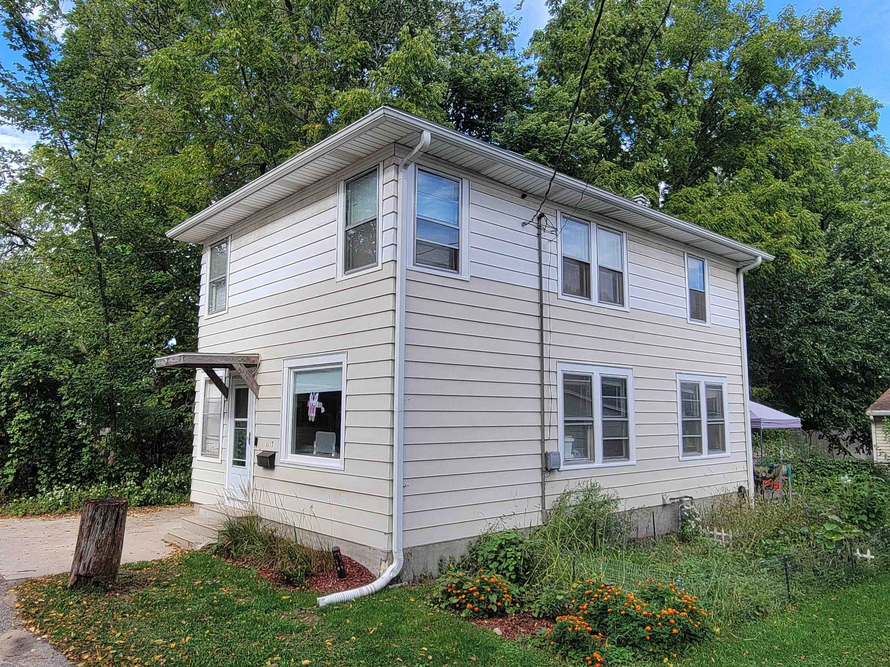 1117 Lake Court