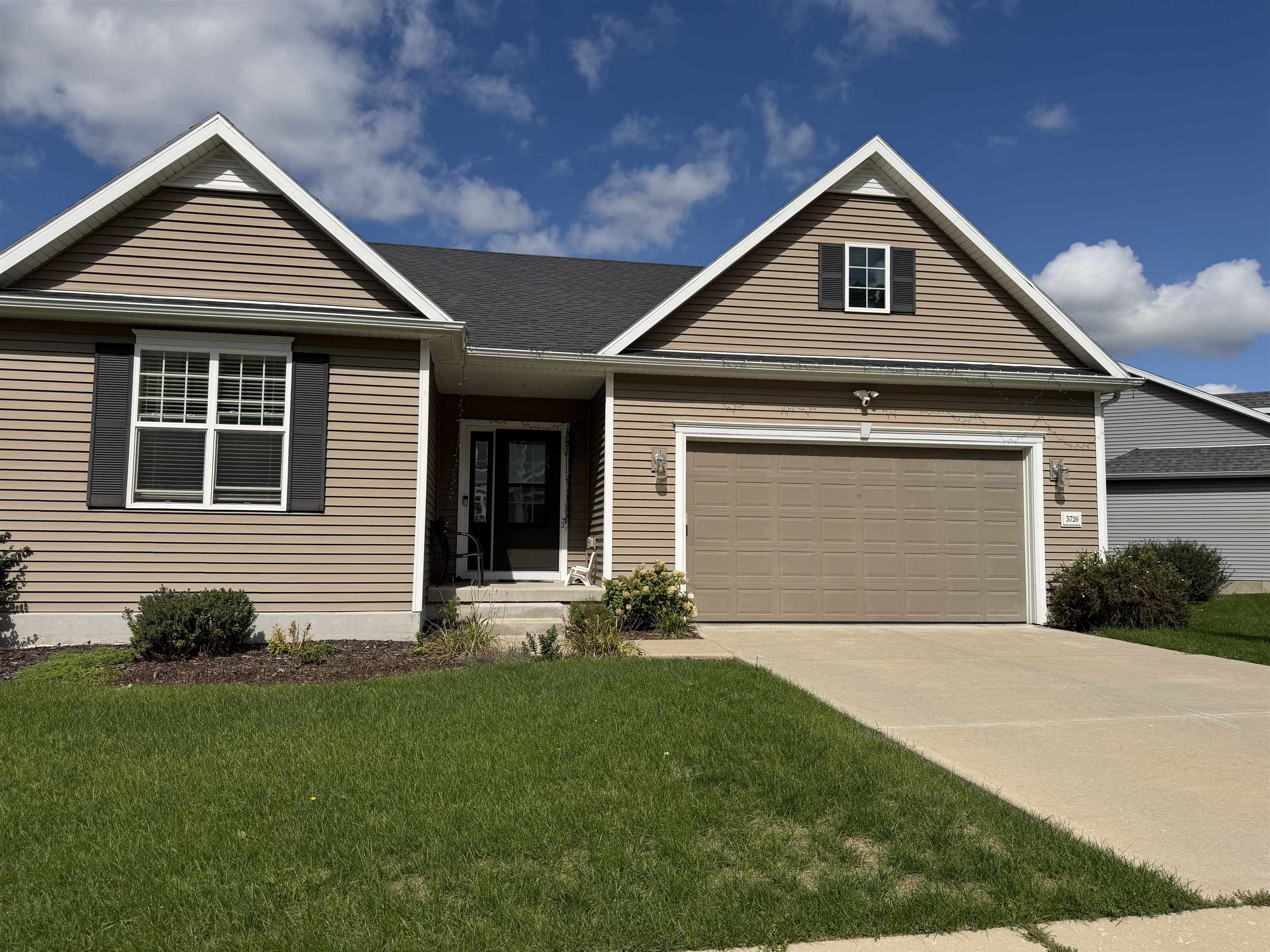 5726 Summer Shine Drive