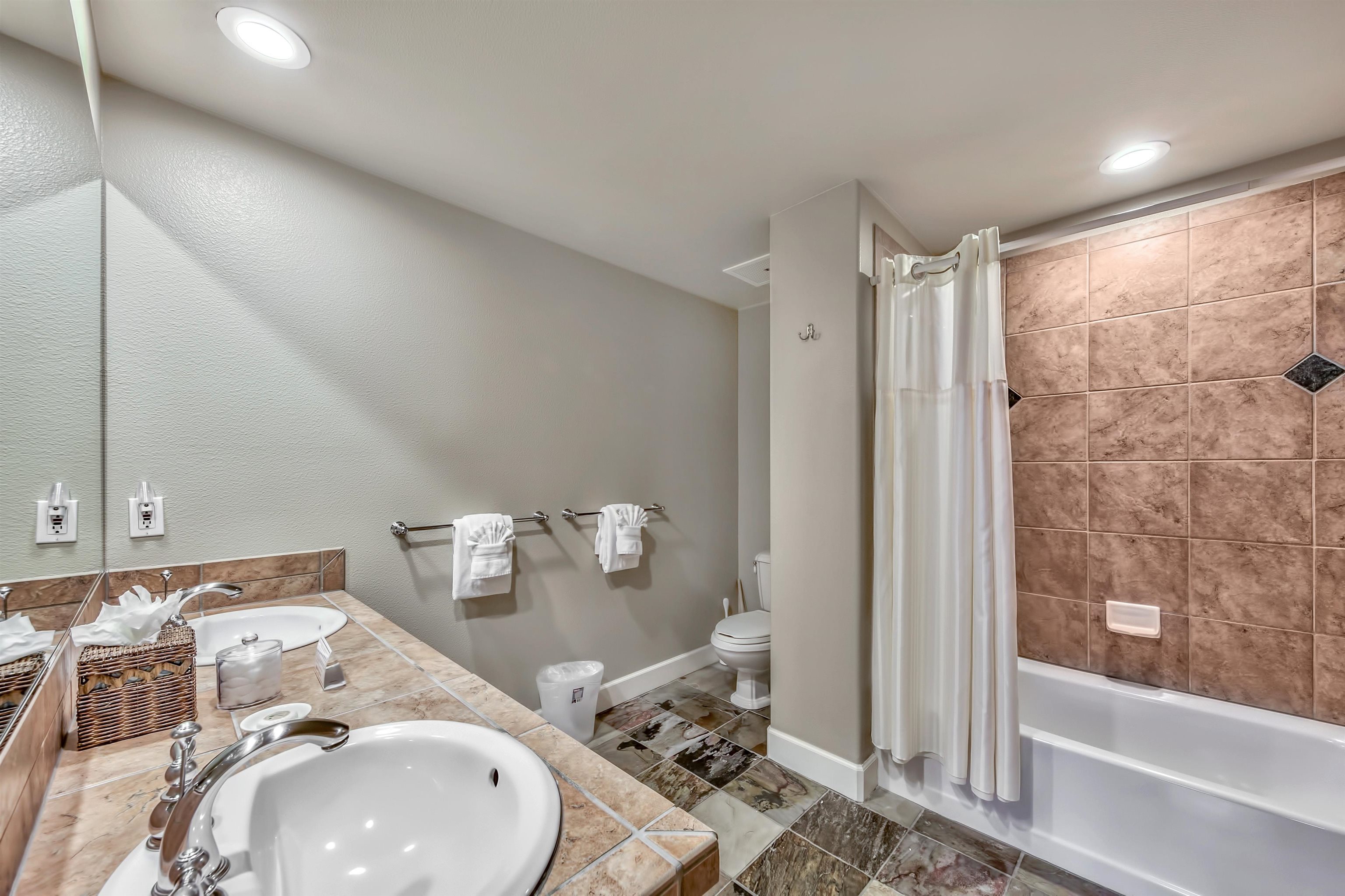 2100 North Village Drive UNIT 202/2, Truckee, CA, 96161