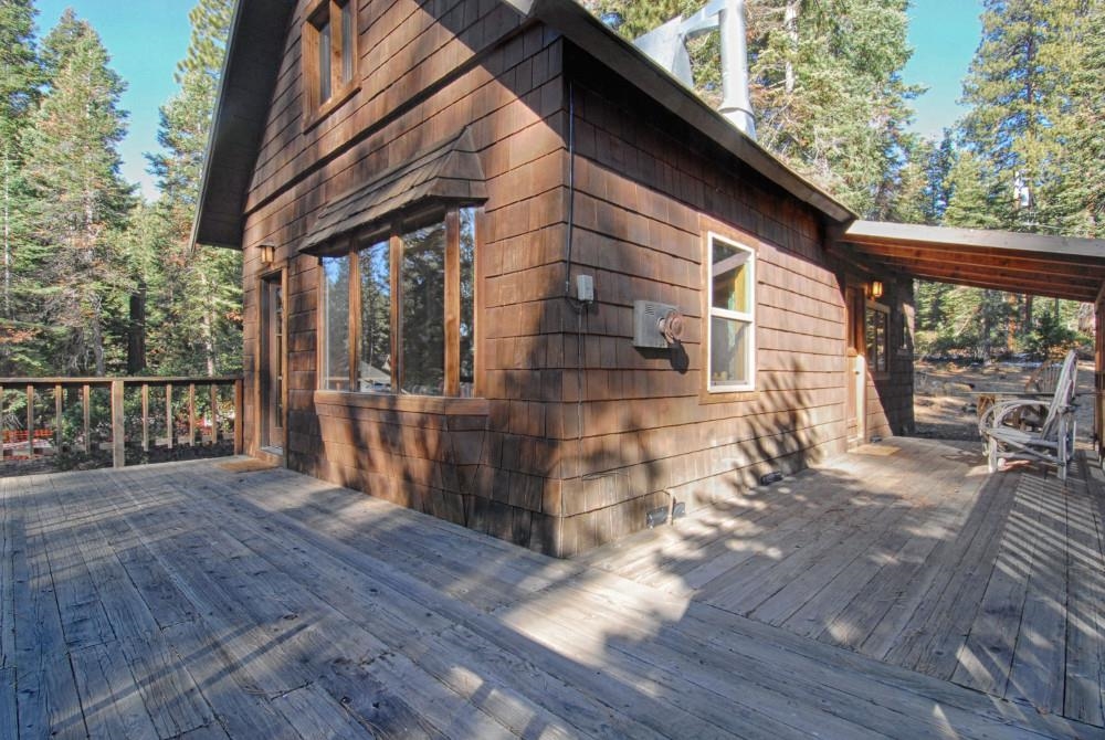 4911 North Lake Boulevard