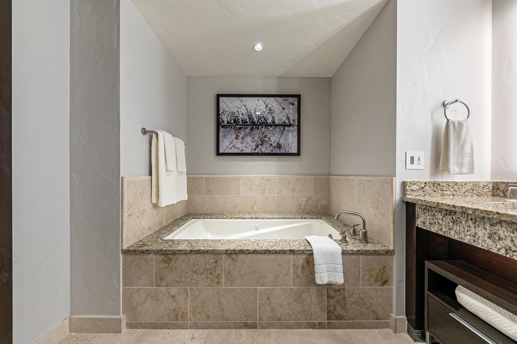 13051 Ritz Carlton Highlands Ct UNIT 4307 wk 1 & 6, Truckee, CA, 96161