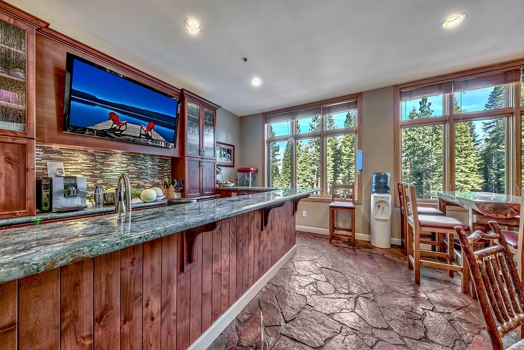 2100 North Village Drive UNIT N3-58, Truckee, GU, 96961