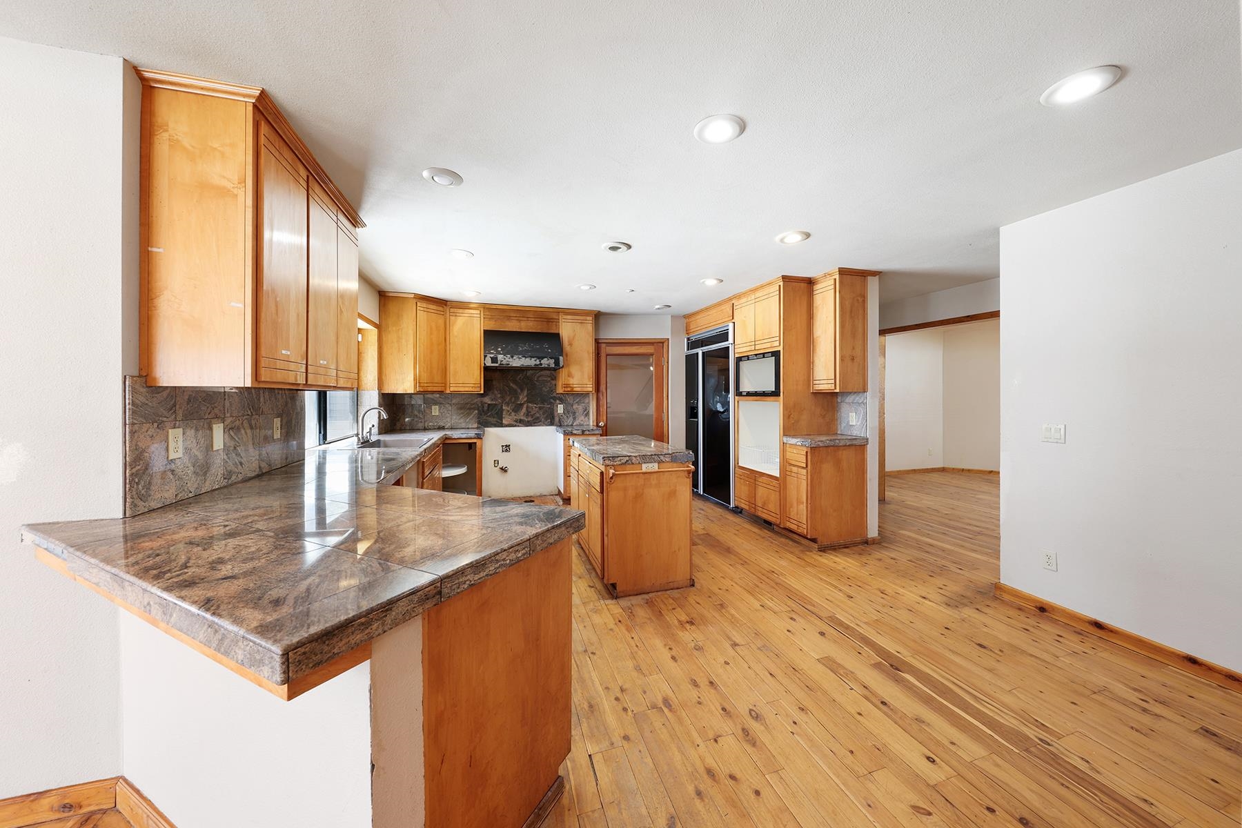 3096 North Lake Boulevard