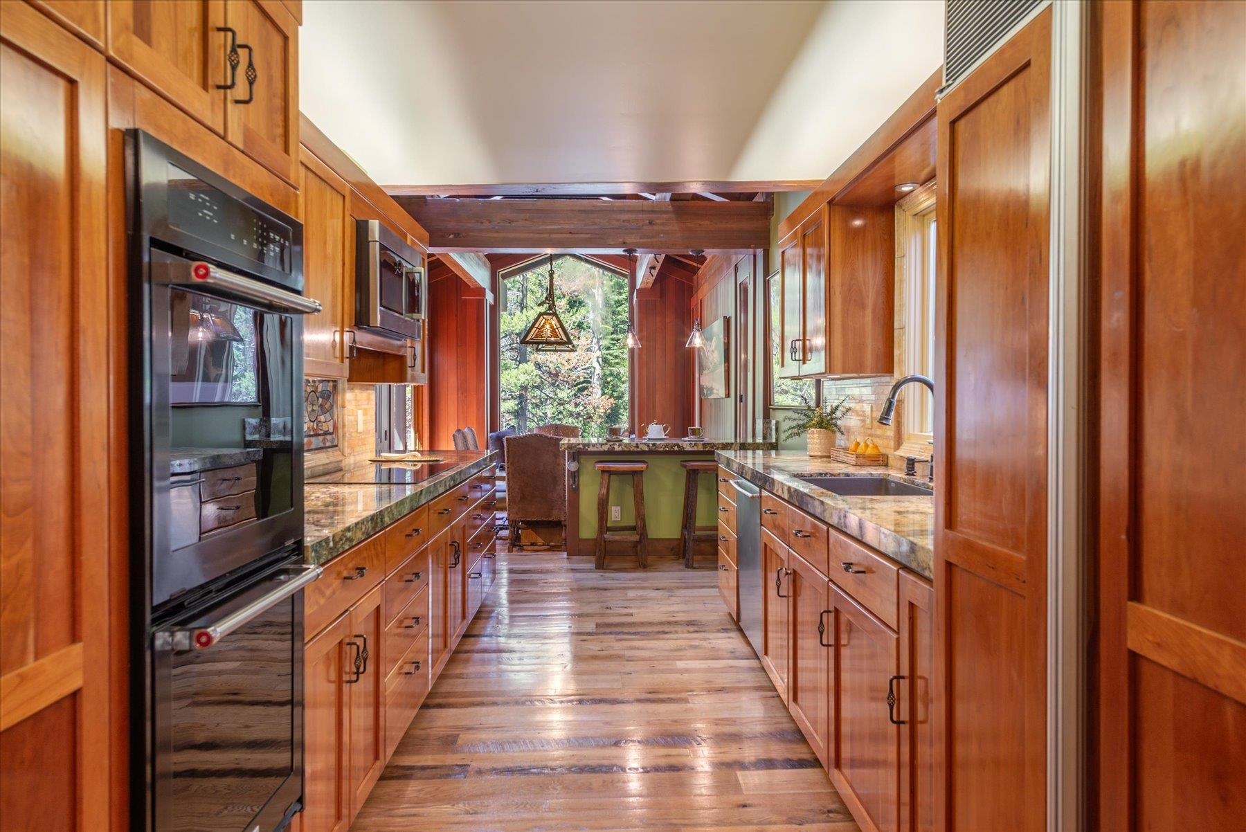 212 Trails End