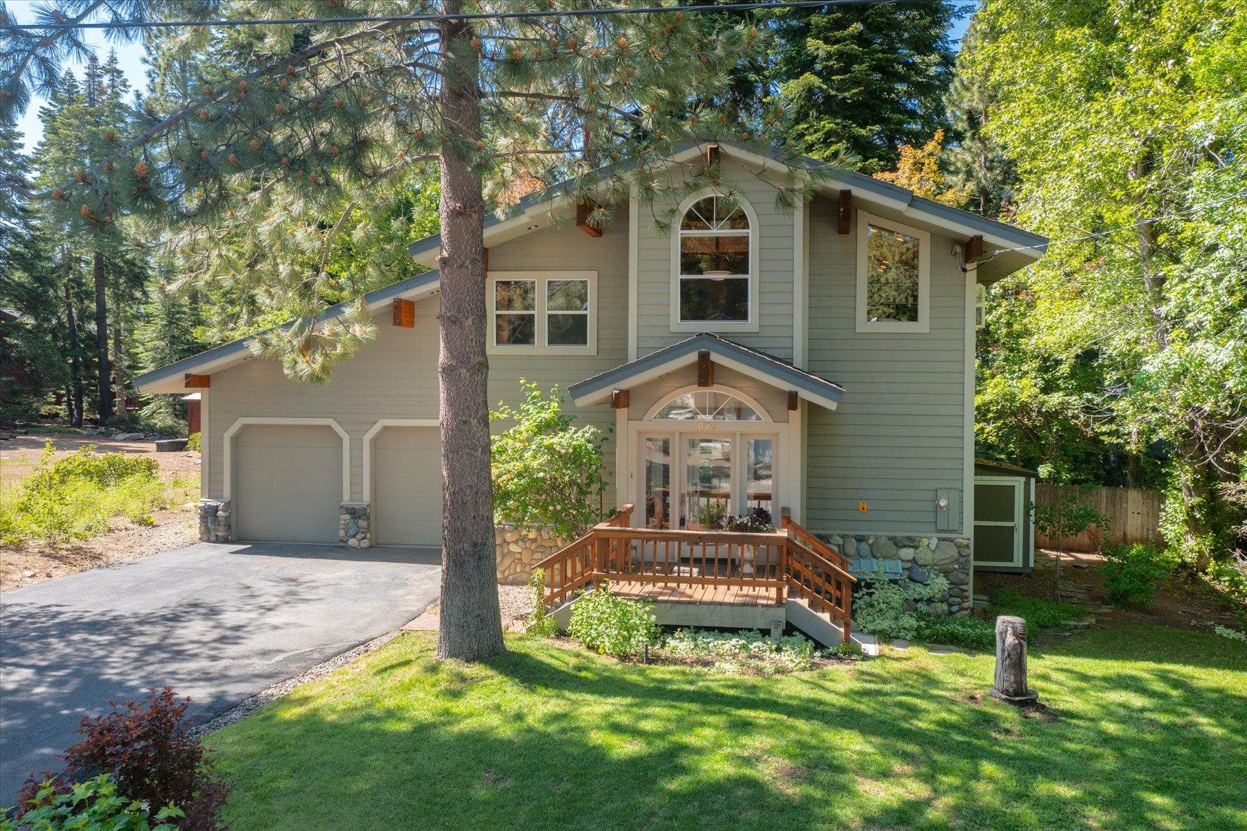 875 Fulton Crescent Drive