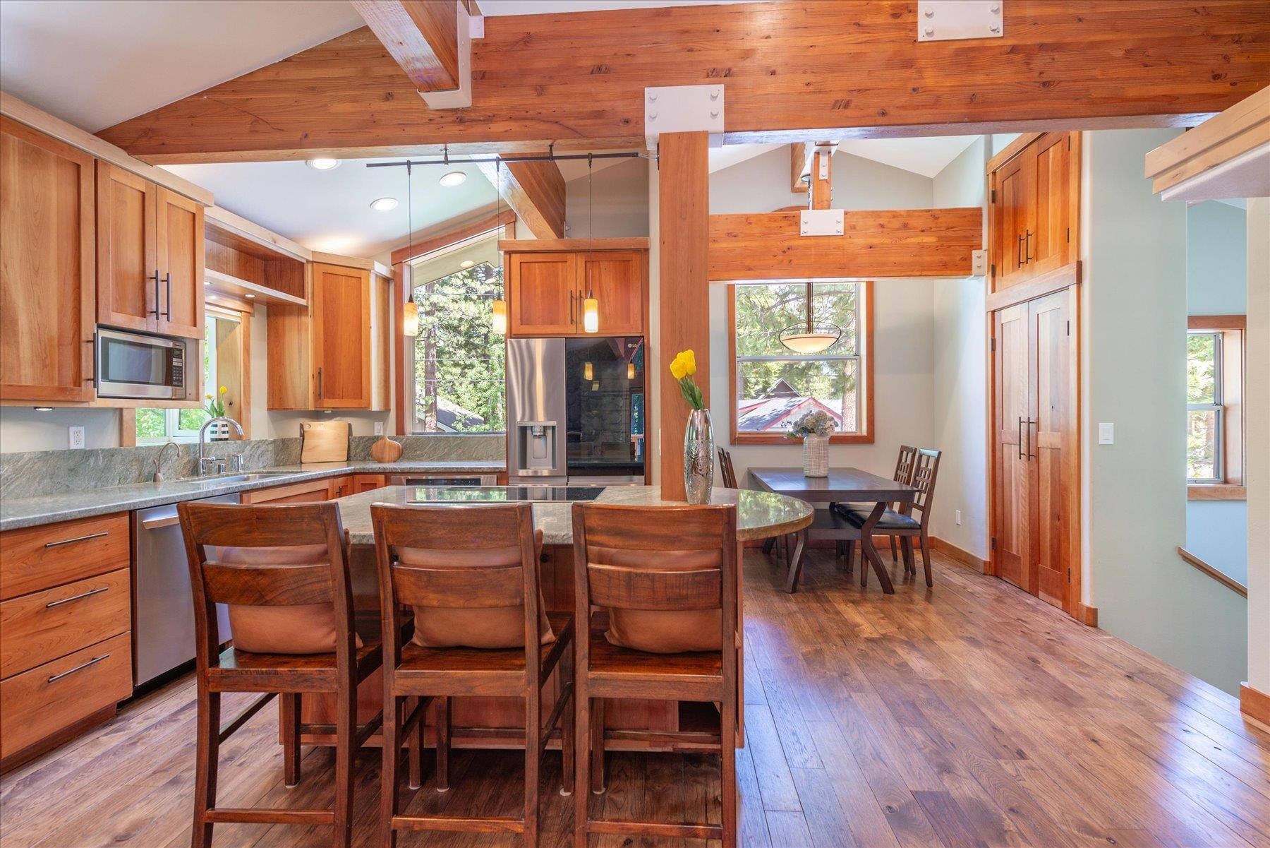 875 Fulton Crescent Drive