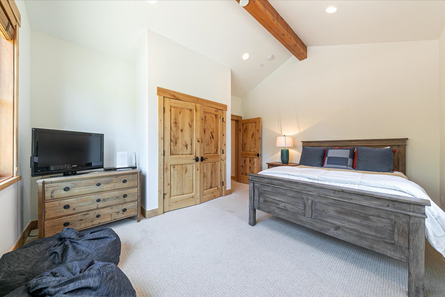 10136 Sagebrush Court, Truckee, CA, 96161