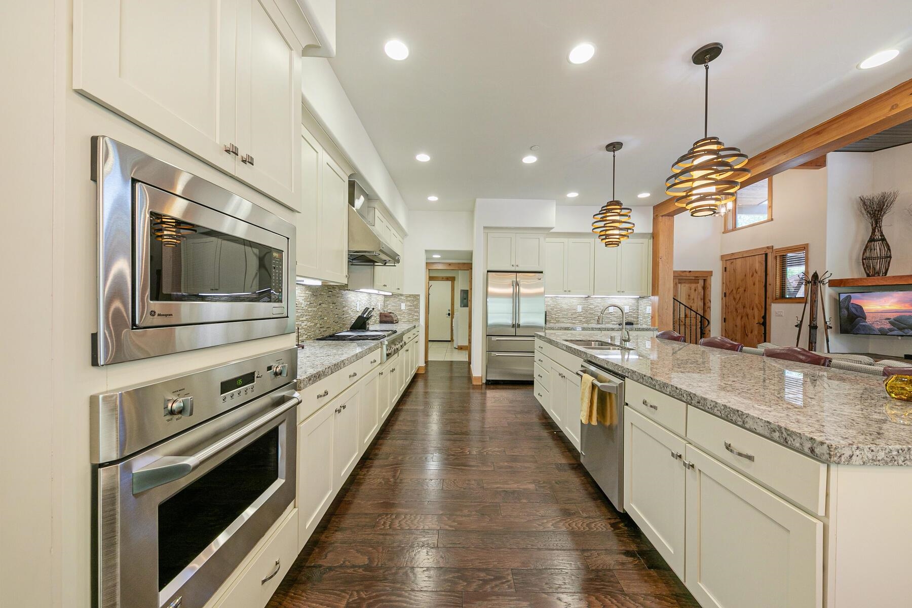 10136 Sagebrush Court, Truckee, CA, 96161