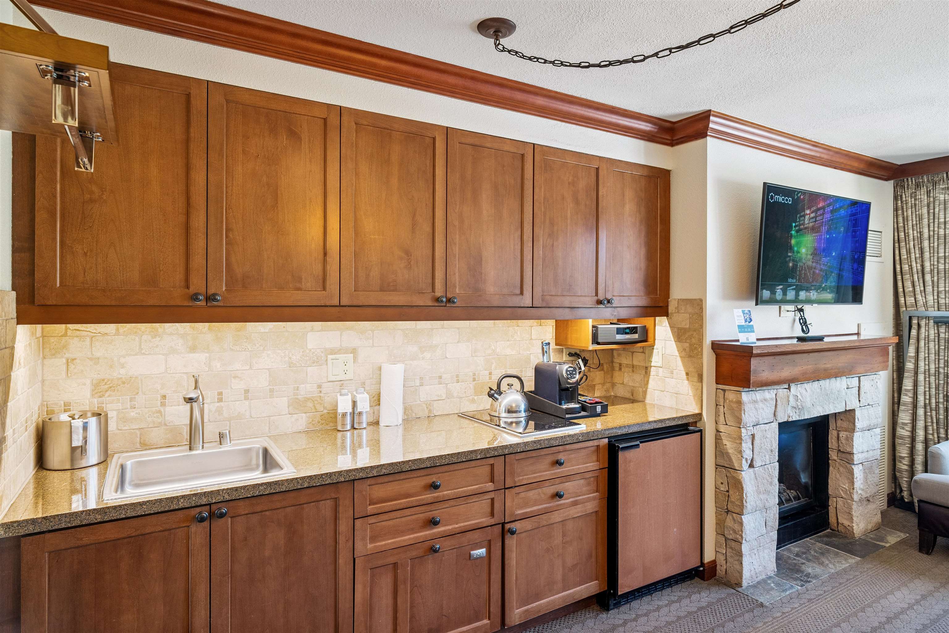 400 + Resort Road #932