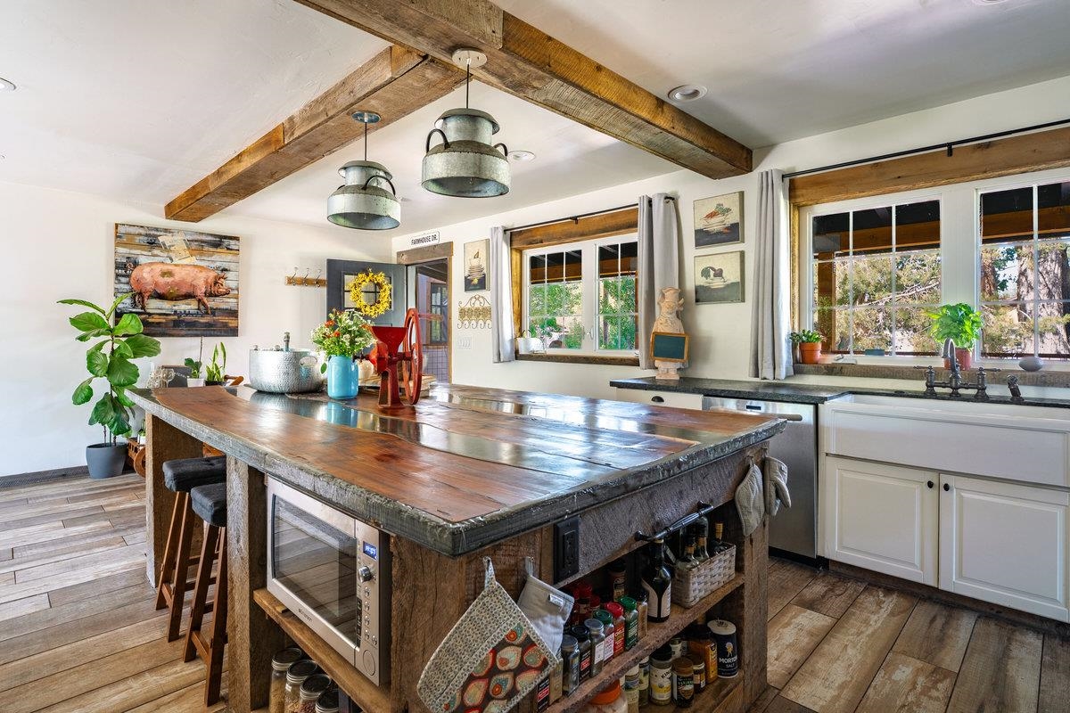200 Main Street, Sierraville, CA, 96126-0112