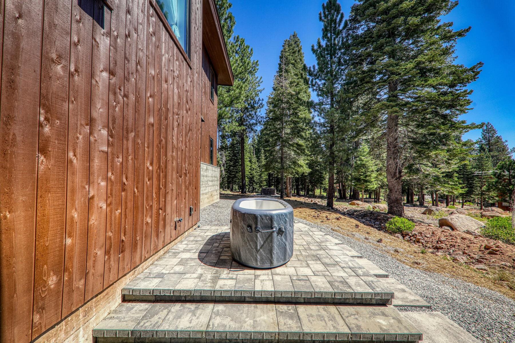 9287 Brae Road, Truckee, CA, 96161