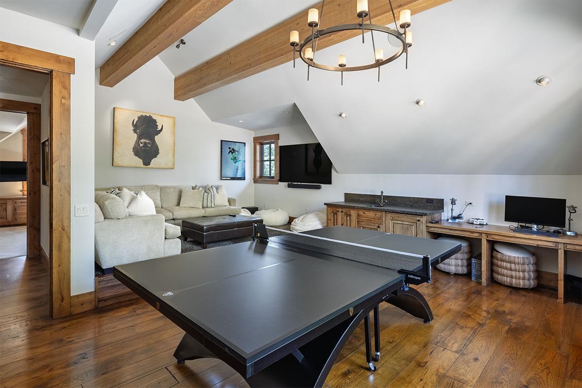 8186 Valhalla Drive, Truckee, CA, 96161