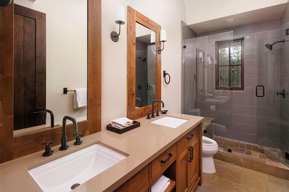 8221 Valhalla Drive, Truckee, CA, 96161