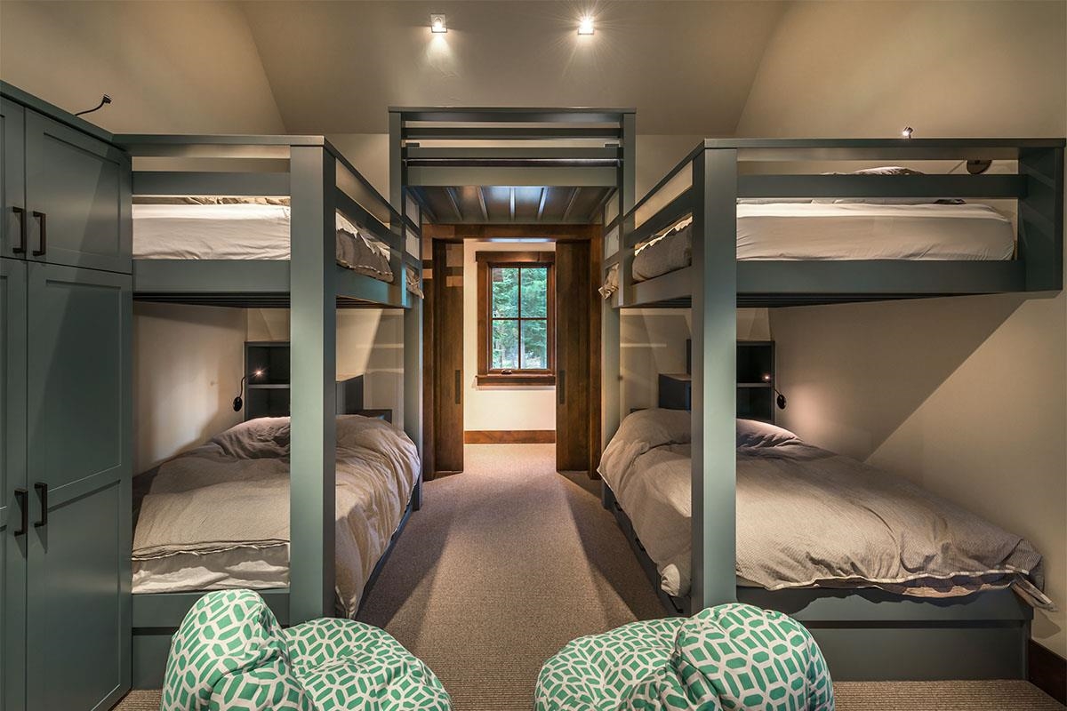 8221 Valhalla Drive, Truckee, CA, 96161